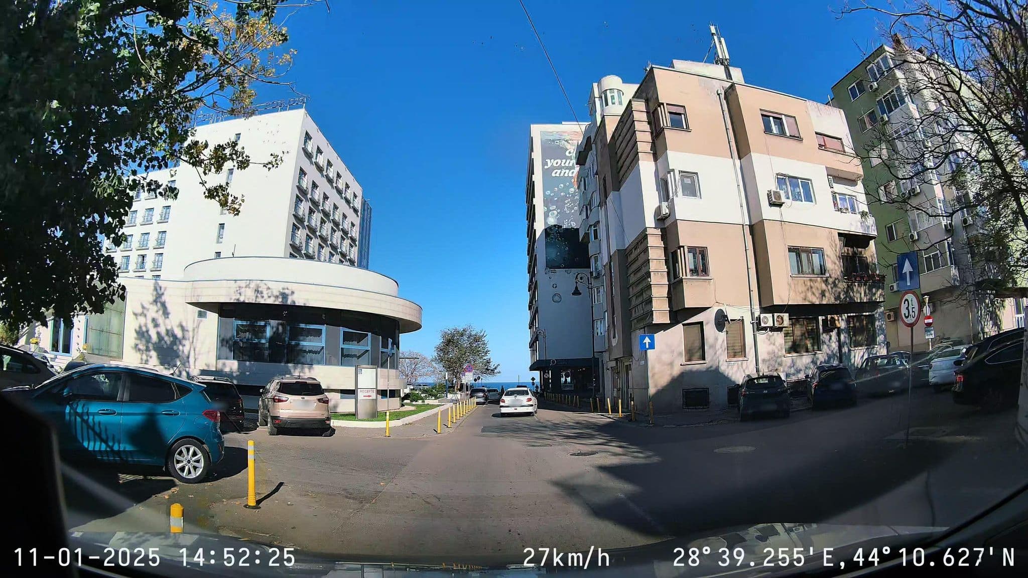 Street view near Restaurant Hotel Ibis, Constanţa — © edjone (CC BY-SA · Mapillary)