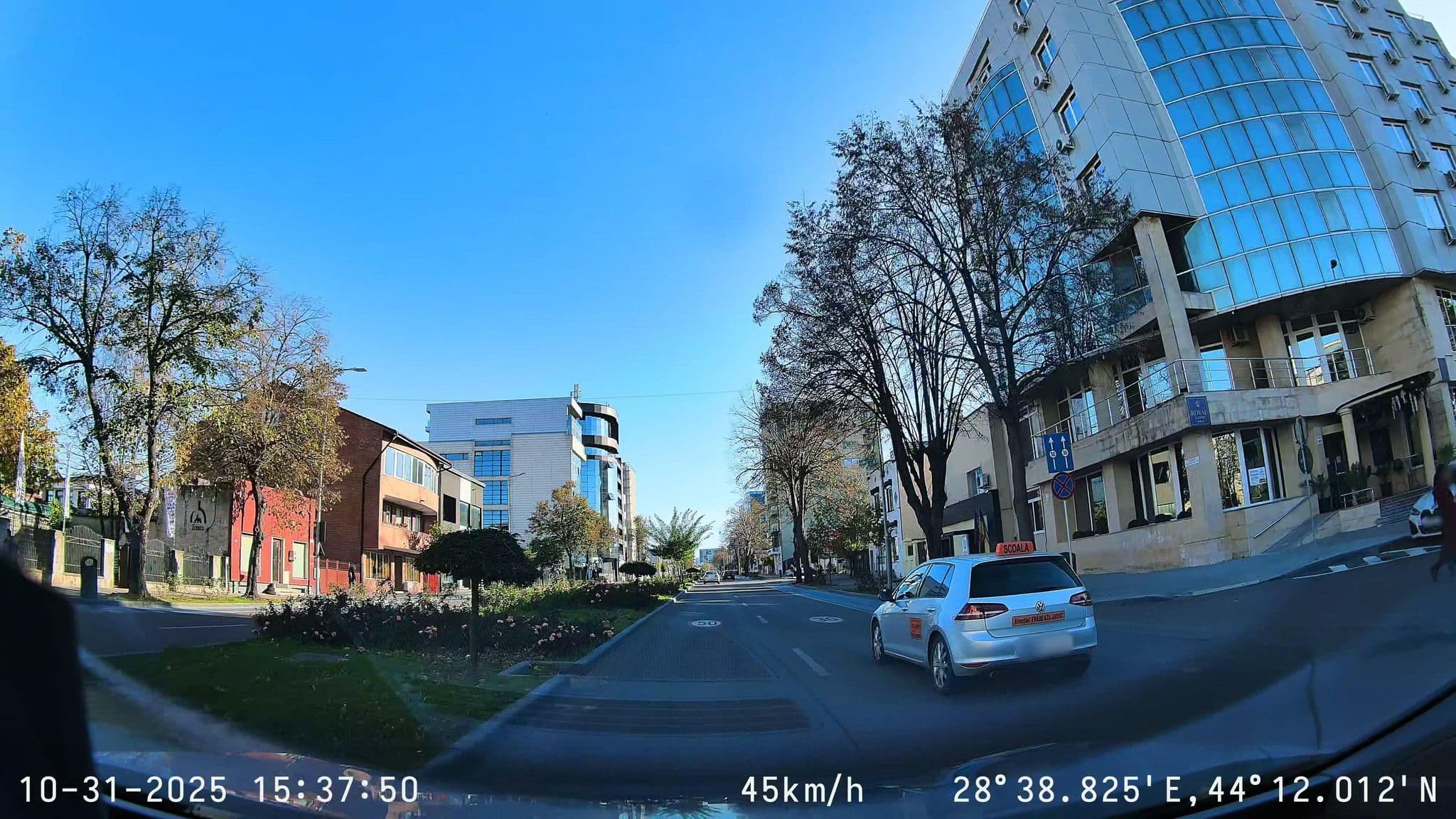 Street view near Hotel Royal-Reception, Constanţa — © edjone (CC BY-SA · Mapillary)