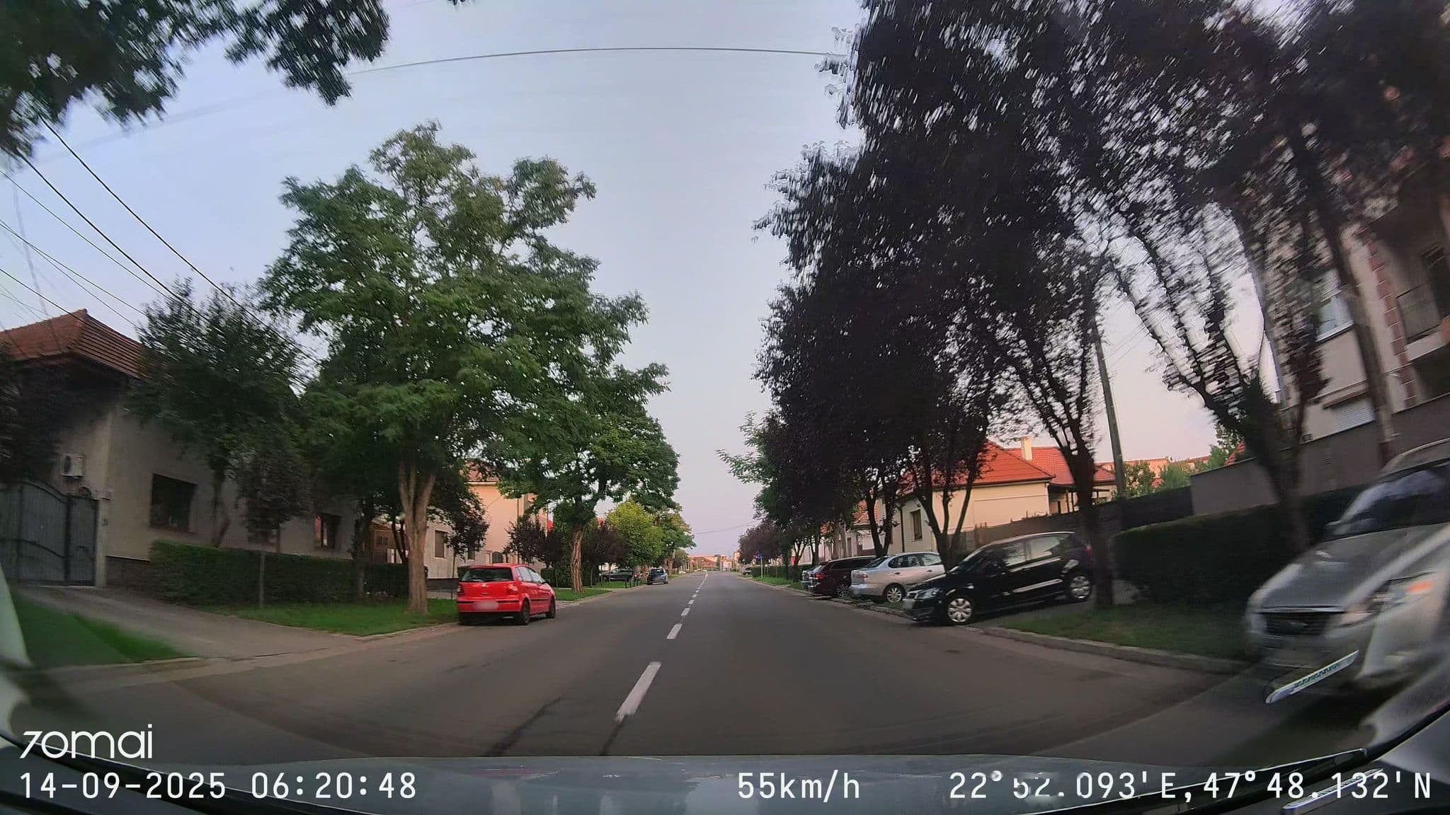 Street view near Silver Apartmanház, Satu Mare — © doriel (CC BY-SA · Mapillary)