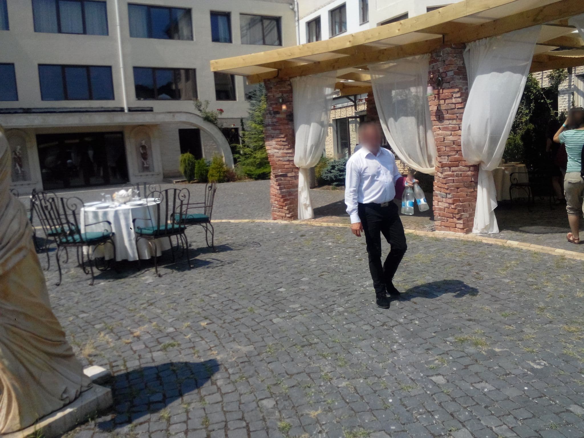 Street view near SunGarden Golf & Spa Resort, Baciu — © baditaflorin (CC BY-SA · Mapillary)