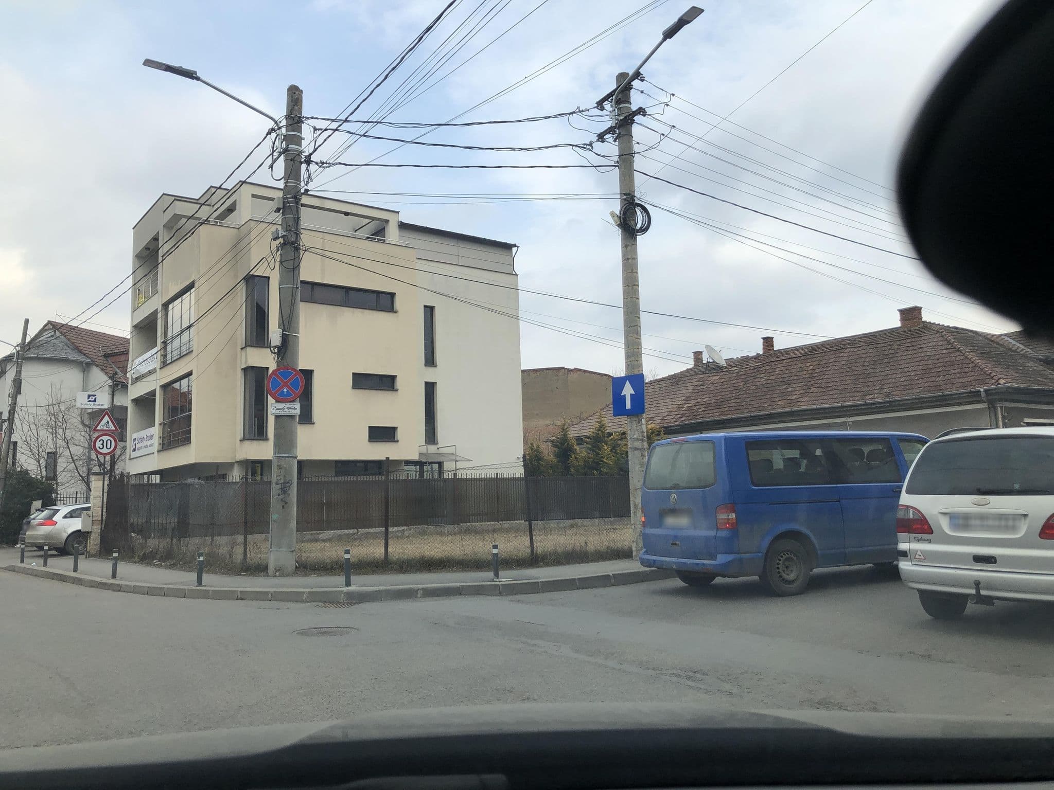 Street view near Parcare Hotel Cristal, Cluj-Napoca — © LorenaF (CC BY-SA · Mapillary)