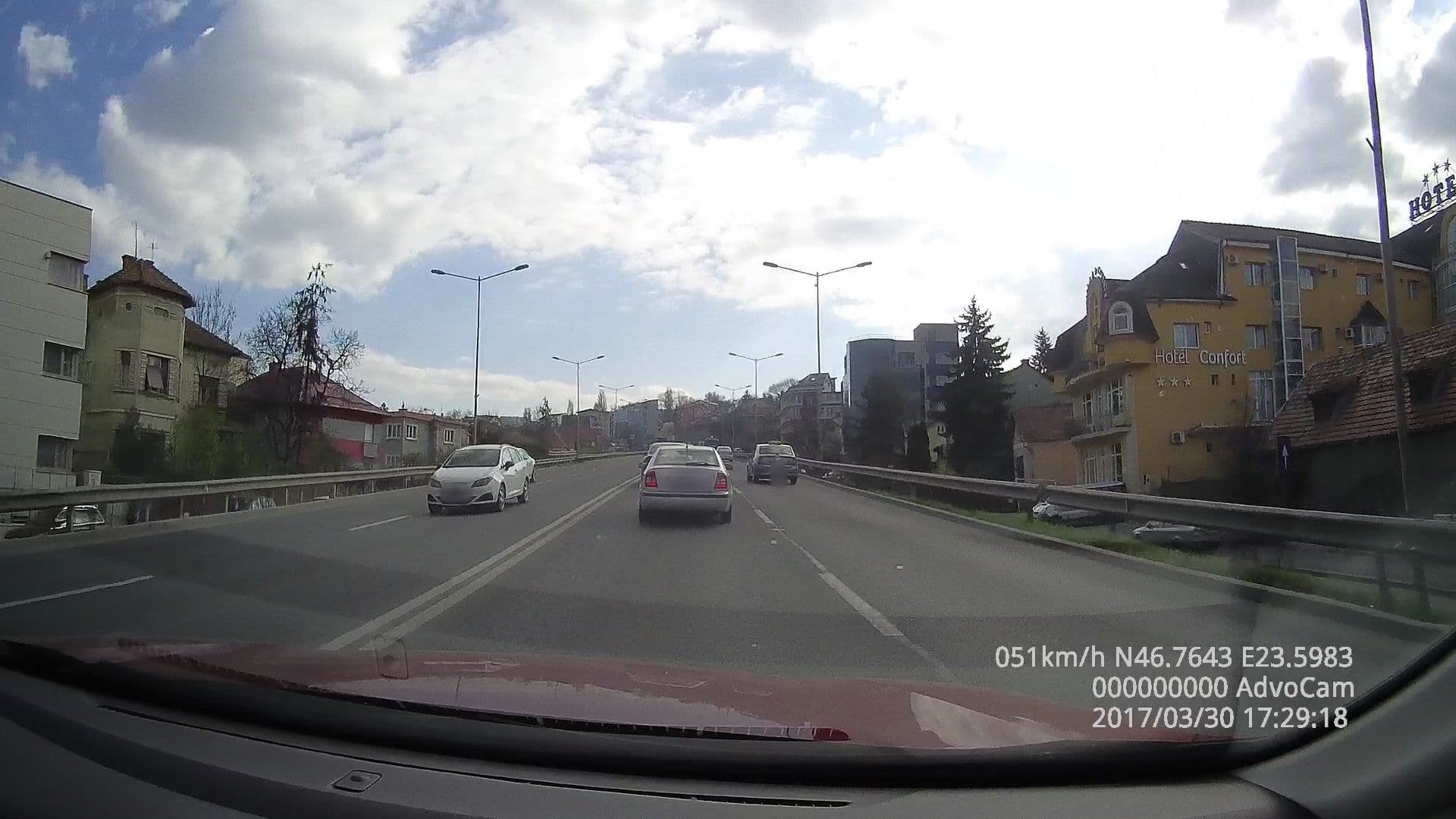 Street view near Akantus, Cluj-Napoca — © tavi (CC BY-SA · Mapillary)