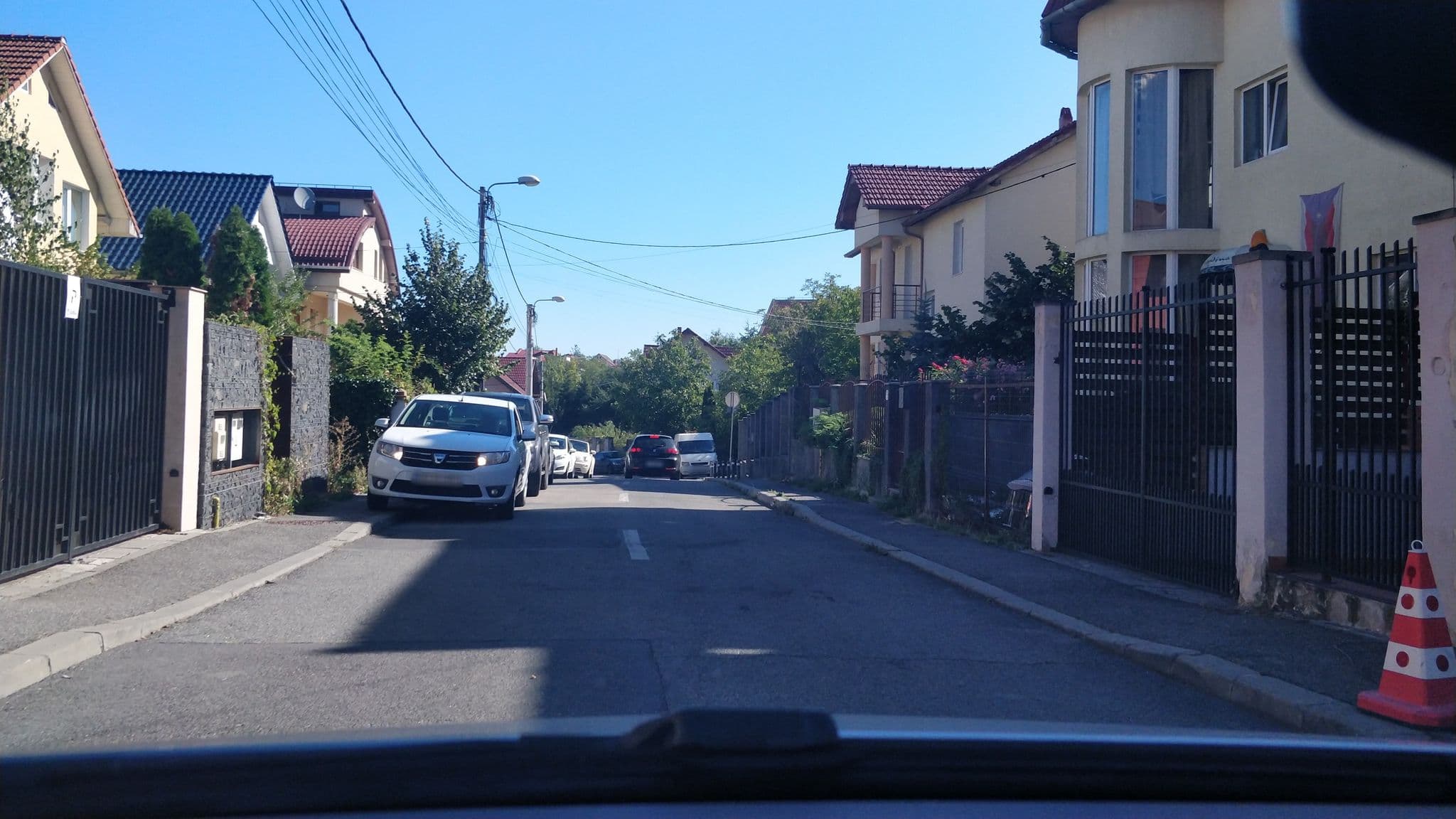 Street view near Pensiunea Orient, Cluj-Napoca — © armingheorghina (CC BY-SA · Mapillary)