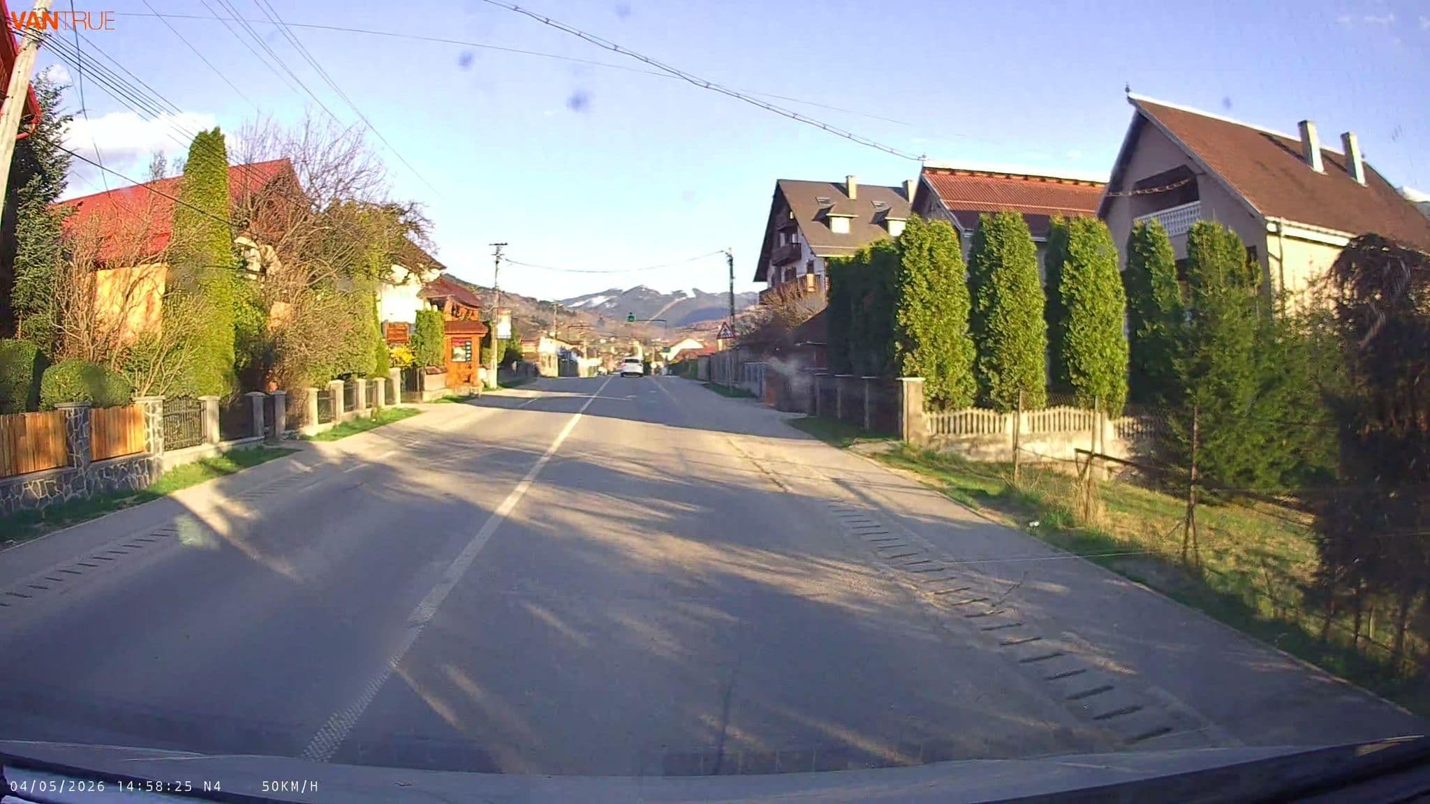 Street view near Pensiunea Borsa, Borşa — © lucia_ (CC BY-SA · Mapillary)