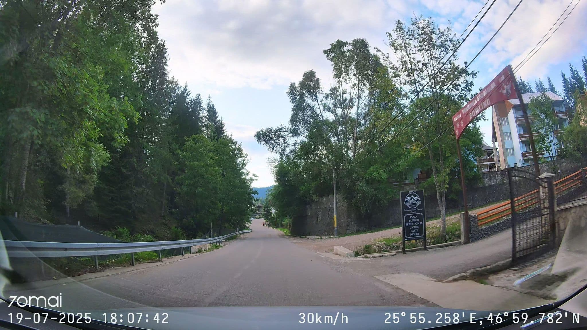 Street view near Cabana Rapsodia, Ceahlău — © doriel (CC BY-SA · Mapillary)