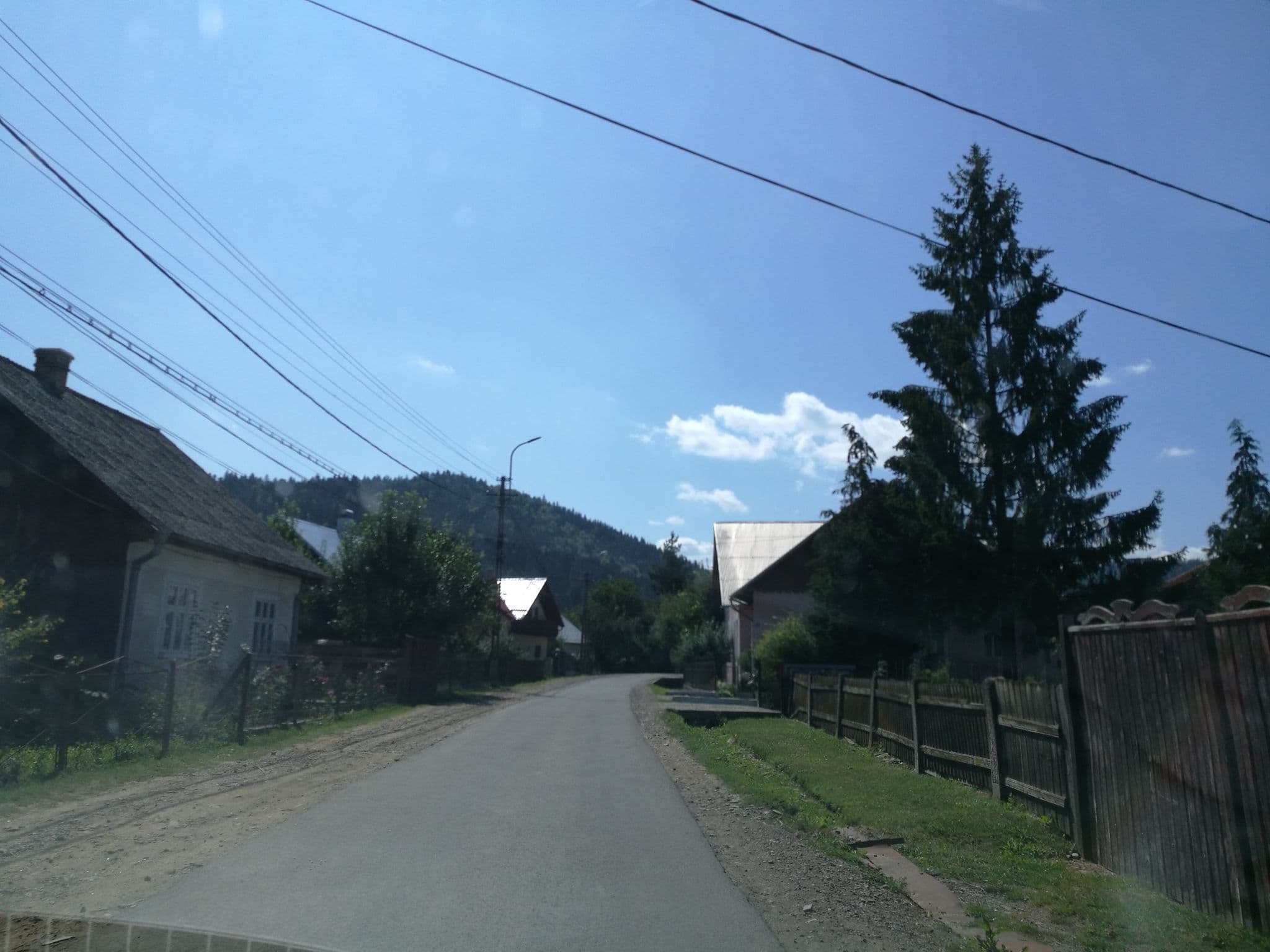 Street view near Pensiunea Codrii Putnei, Putna — © rsandu (CC BY-SA · Mapillary)