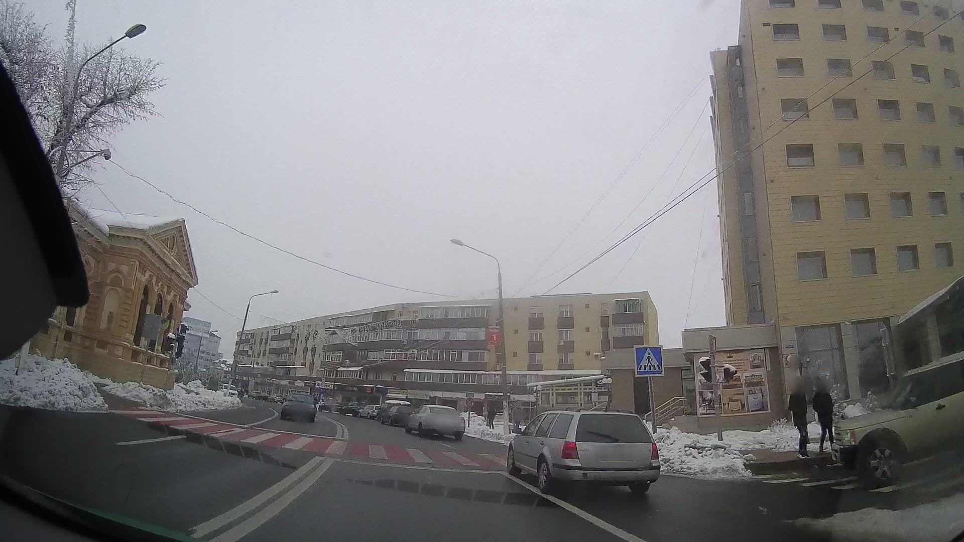 Street view near Hotel Roman, Roman — © tavi (CC BY-SA · Mapillary)