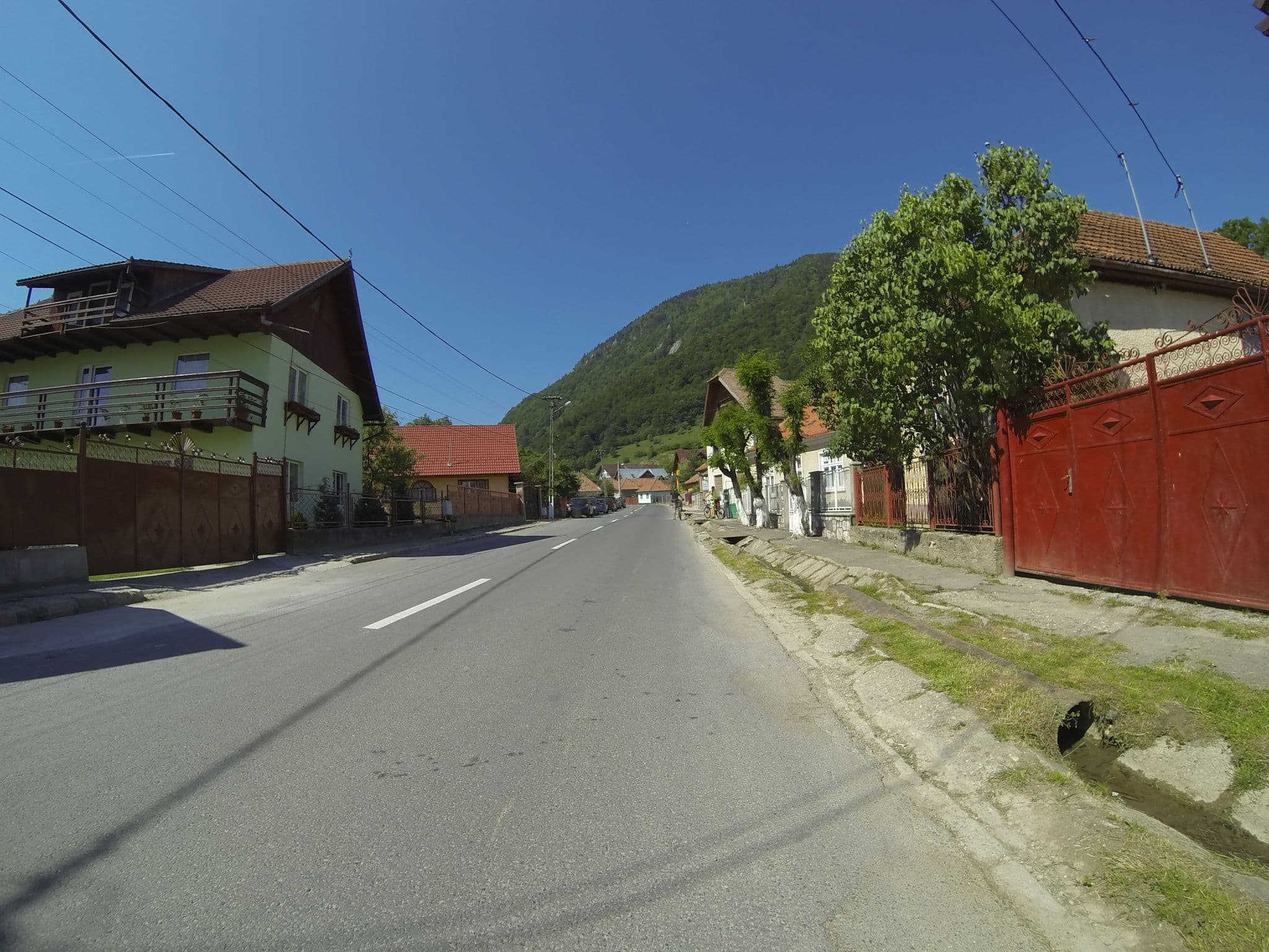 Street view near Studio54, Zărnești — © deeeznuuuts (CC BY-SA · Mapillary)