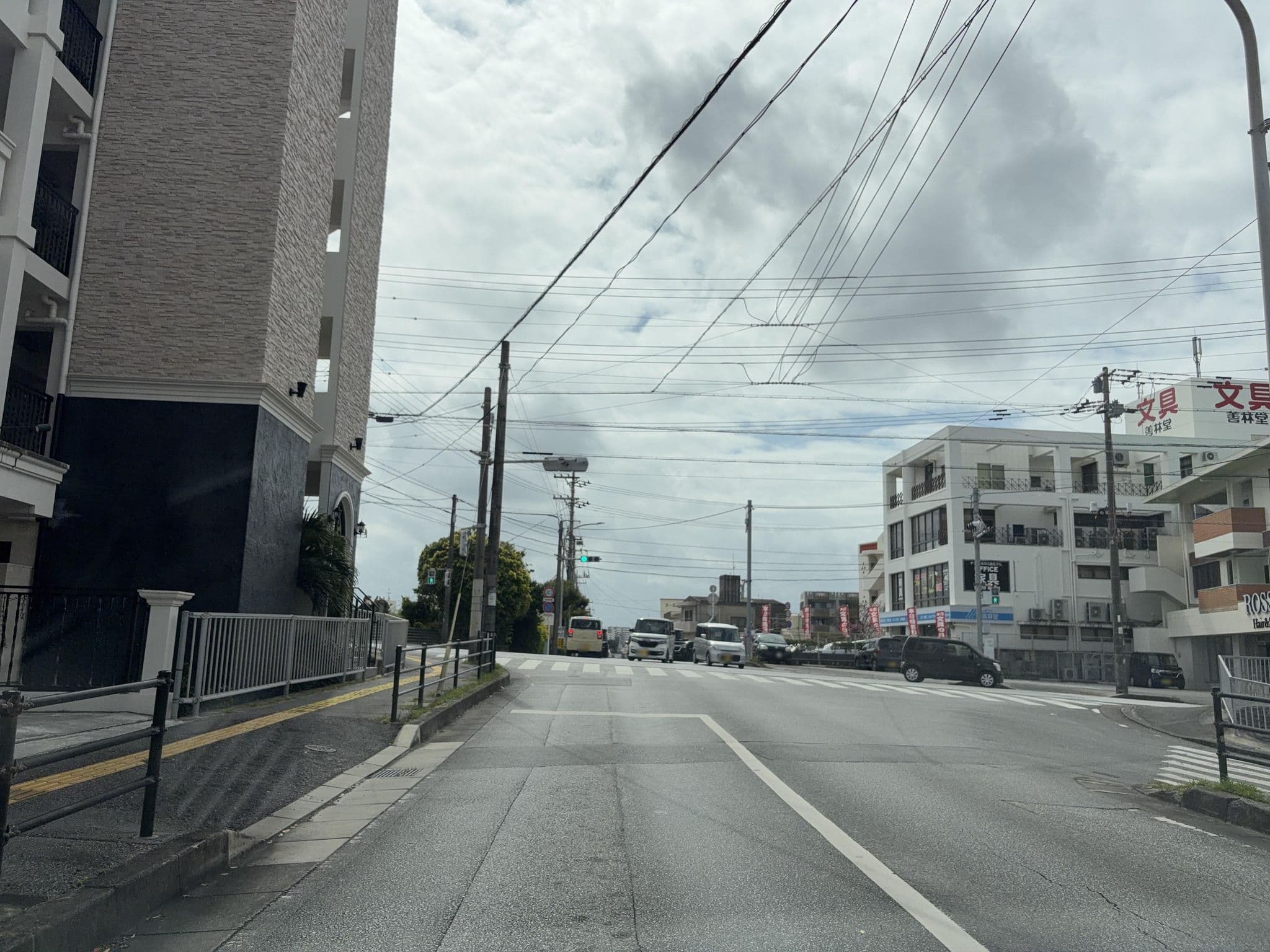 Street view near y'rise to hotel 浦添, Urasoe — © Kamikou (CC BY-SA · Mapillary)