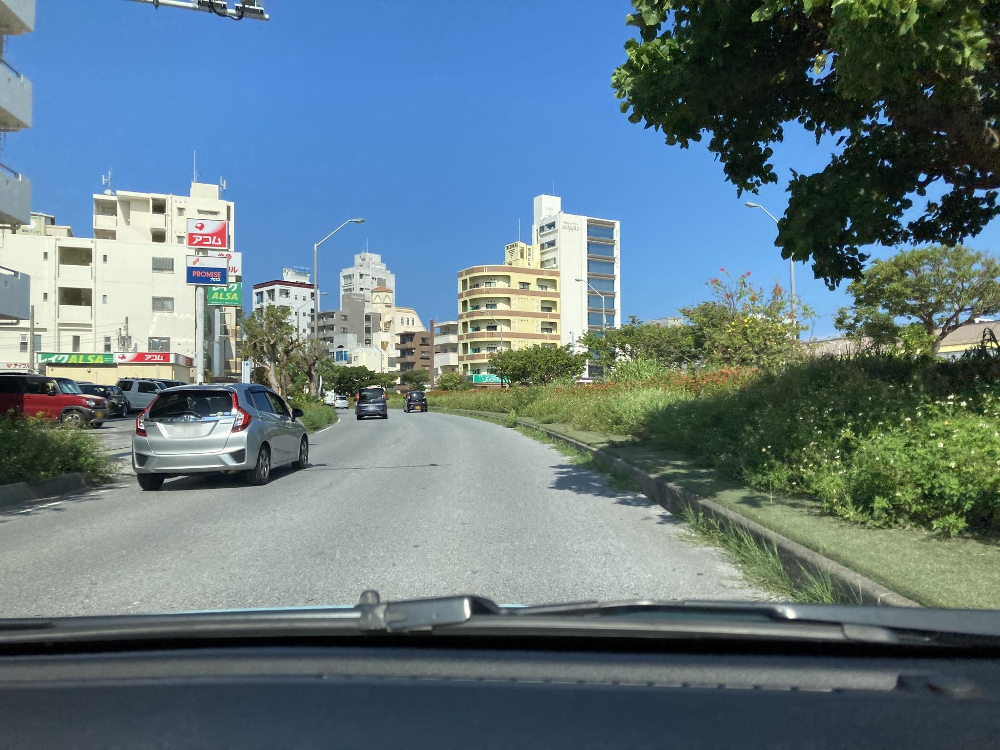 Street view near ホテルコスモス新都心, Naha — © pika_sky (CC BY-SA · Mapillary)