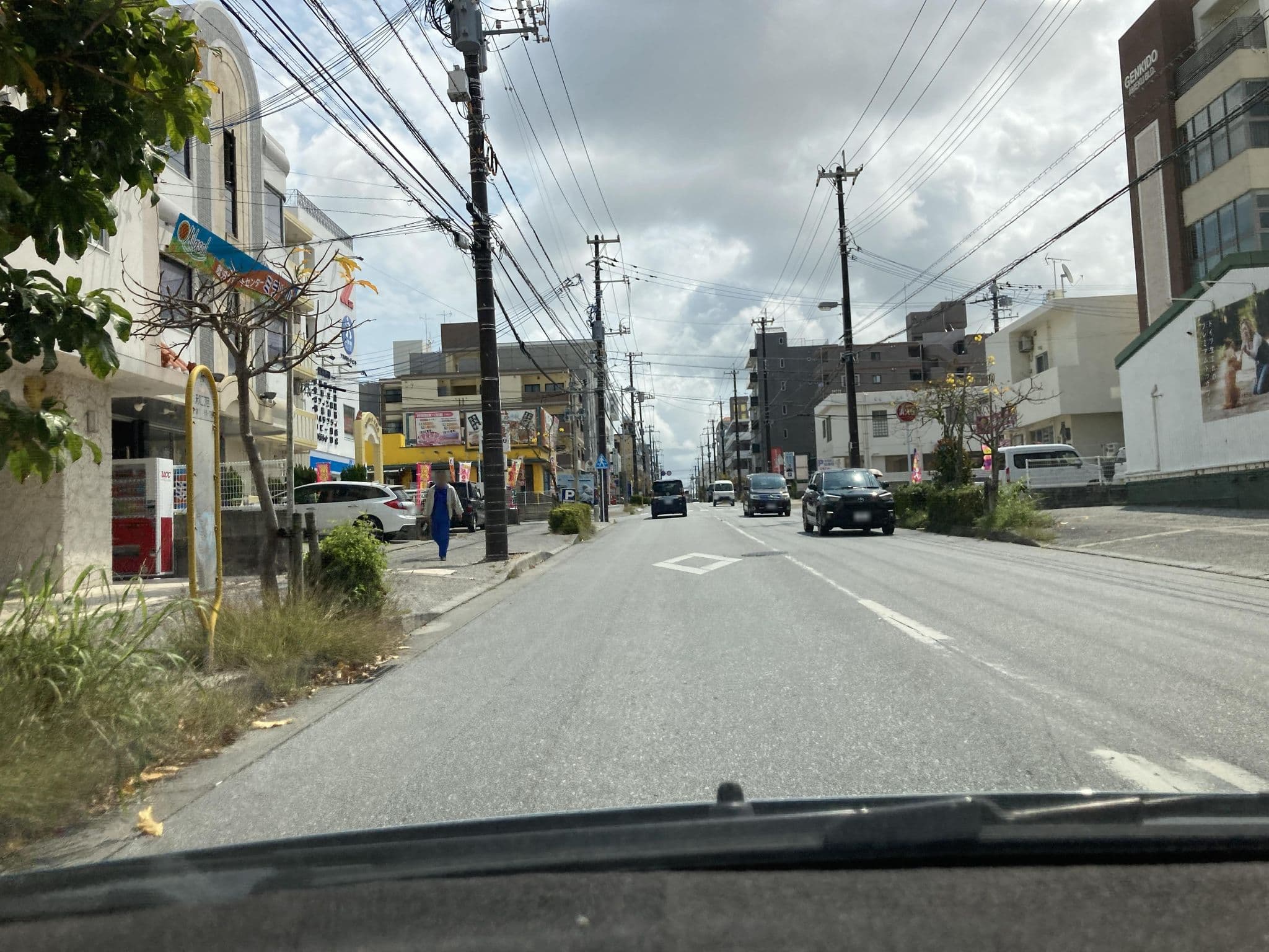 Street view near テラスリゾート 新都心, Naha — © pika_sky (CC BY-SA · Mapillary)