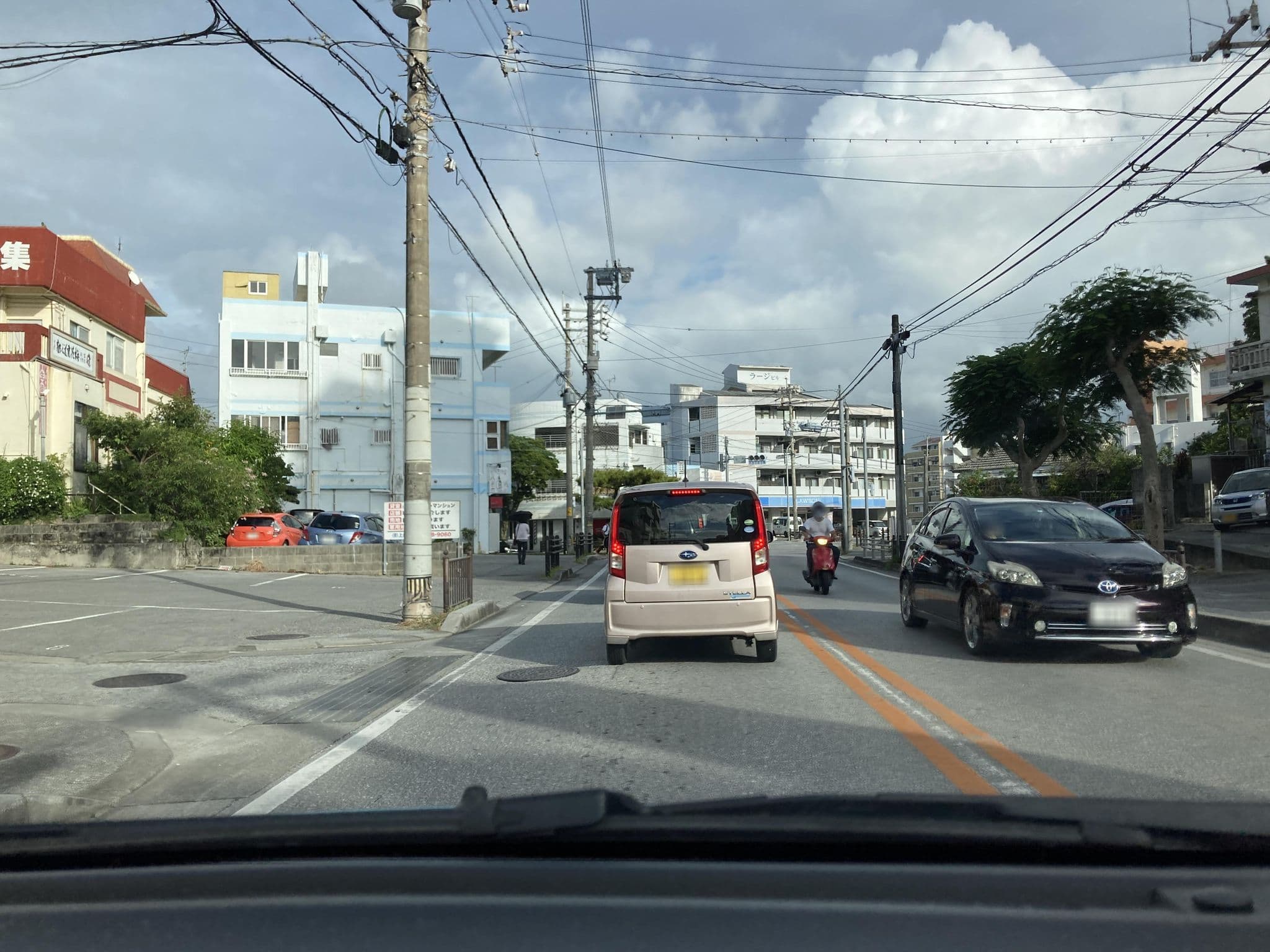 Street view near Mems, Tomigusuku — © pika_sky (CC BY-SA · Mapillary)