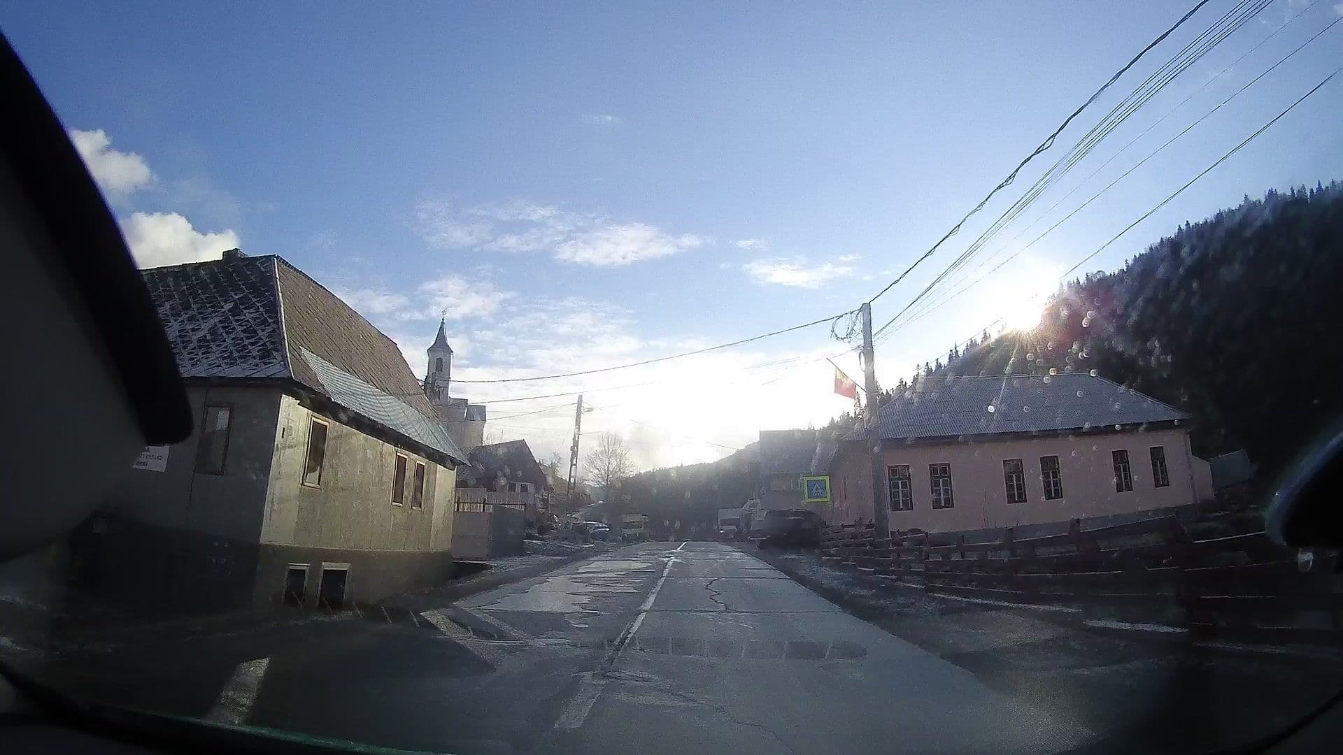 Street view near Casa Ursului, Vadu Moţilor — © tavi (CC BY-SA · Mapillary)