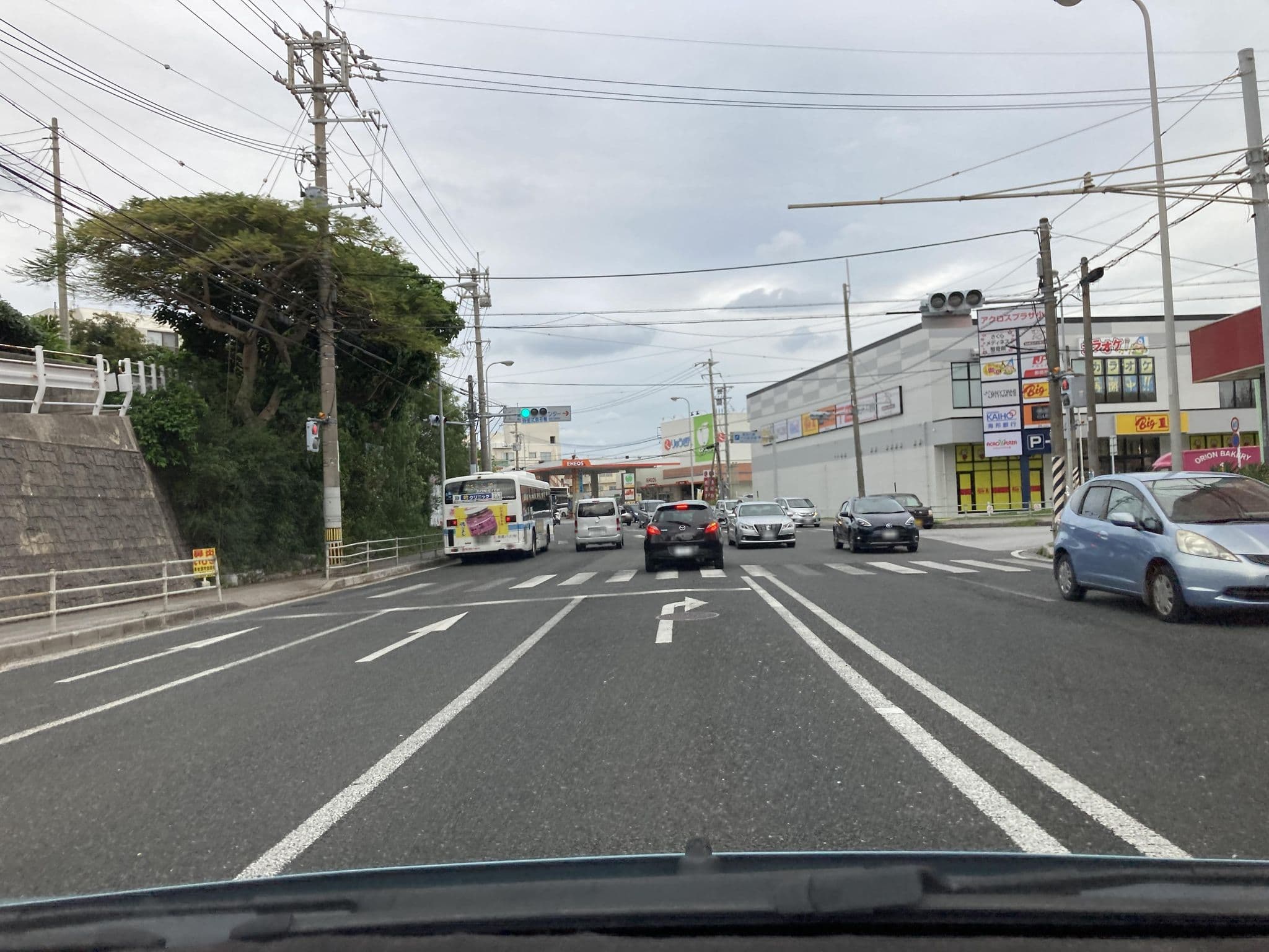 Street view near ホテルオロックス那覇, Tomigusuku — © pika_sky (CC BY-SA · Mapillary)