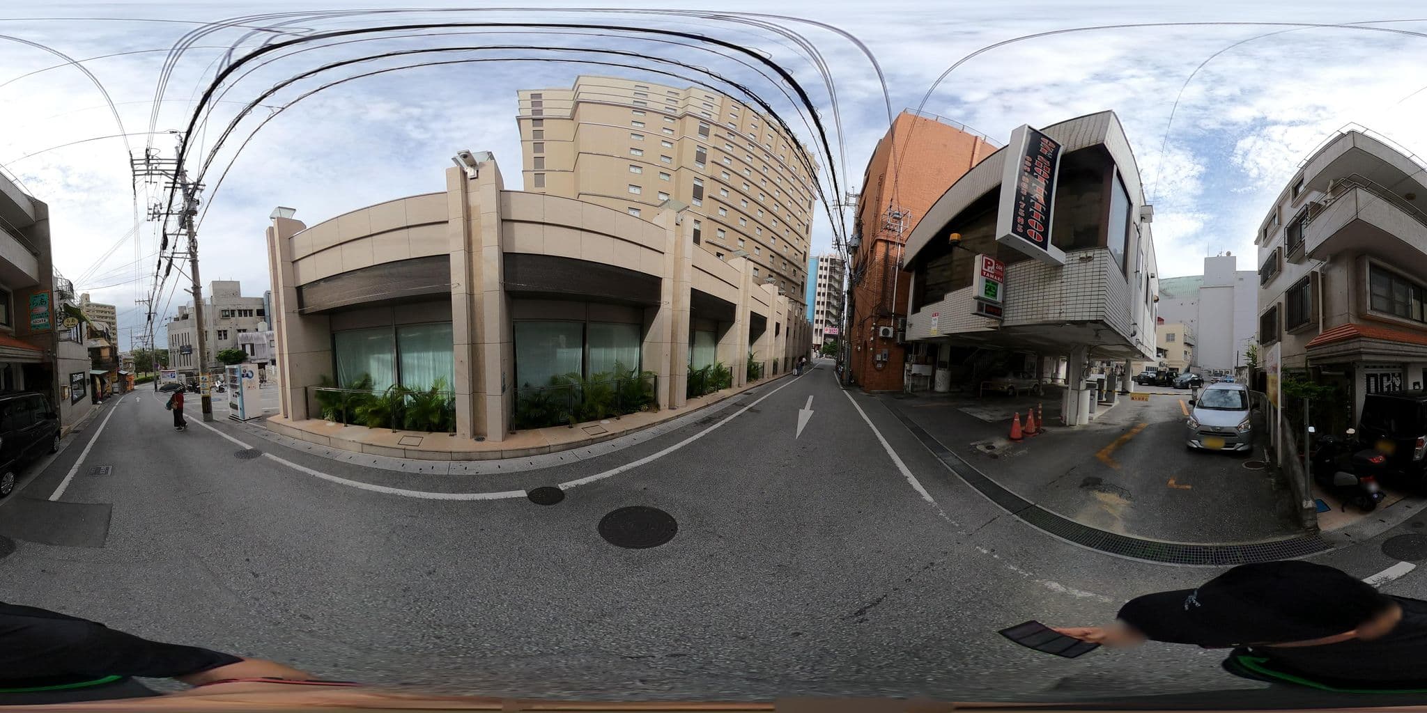 Street view near エグゼクティブラウンジ アルティテュード, Naha — © otkzh (CC BY-SA · Mapillary)