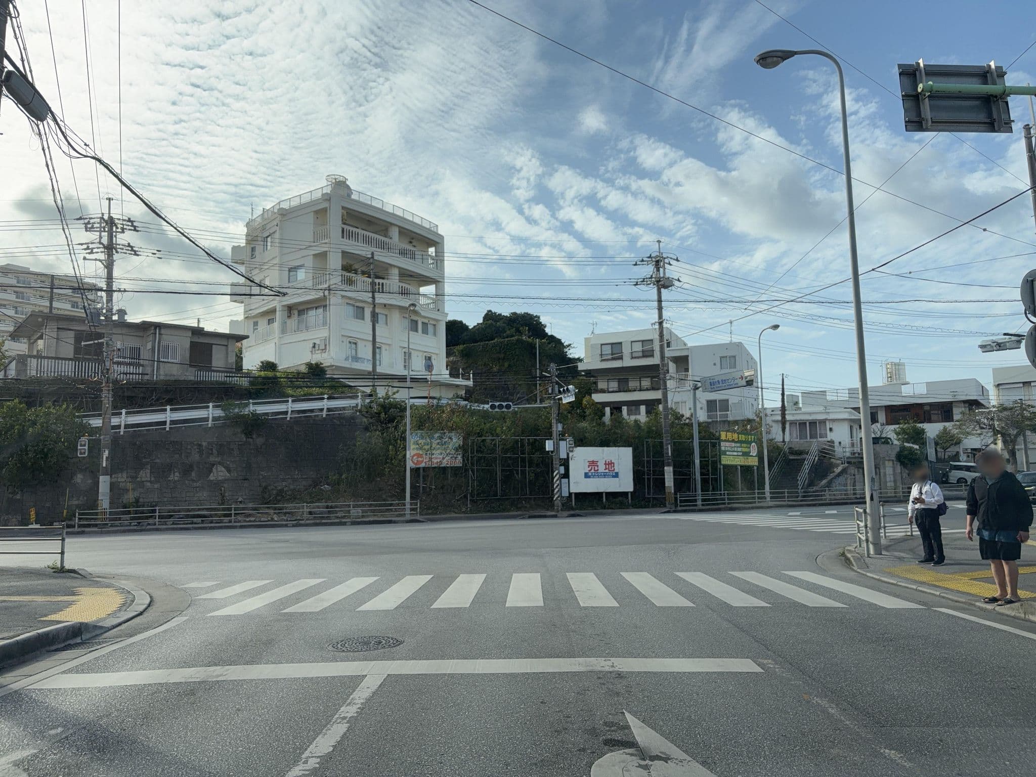 Street view near HOTEL RASSO AIRPORT, Tomigusuku — © Kamikou (CC BY-SA · Mapillary)