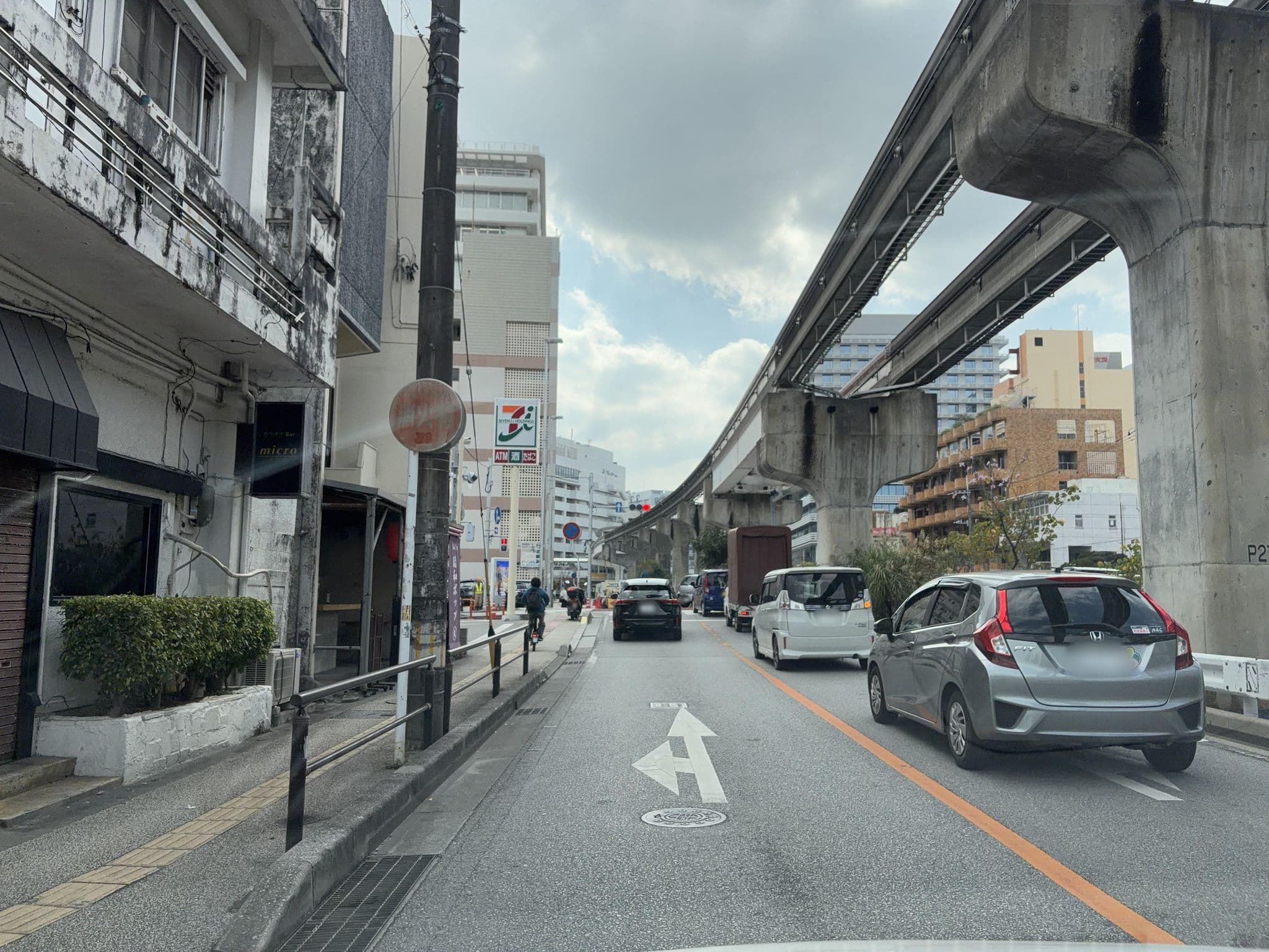 Street view near くもじ荘ホステル, Naha — © Kamikou (CC BY-SA · Mapillary)