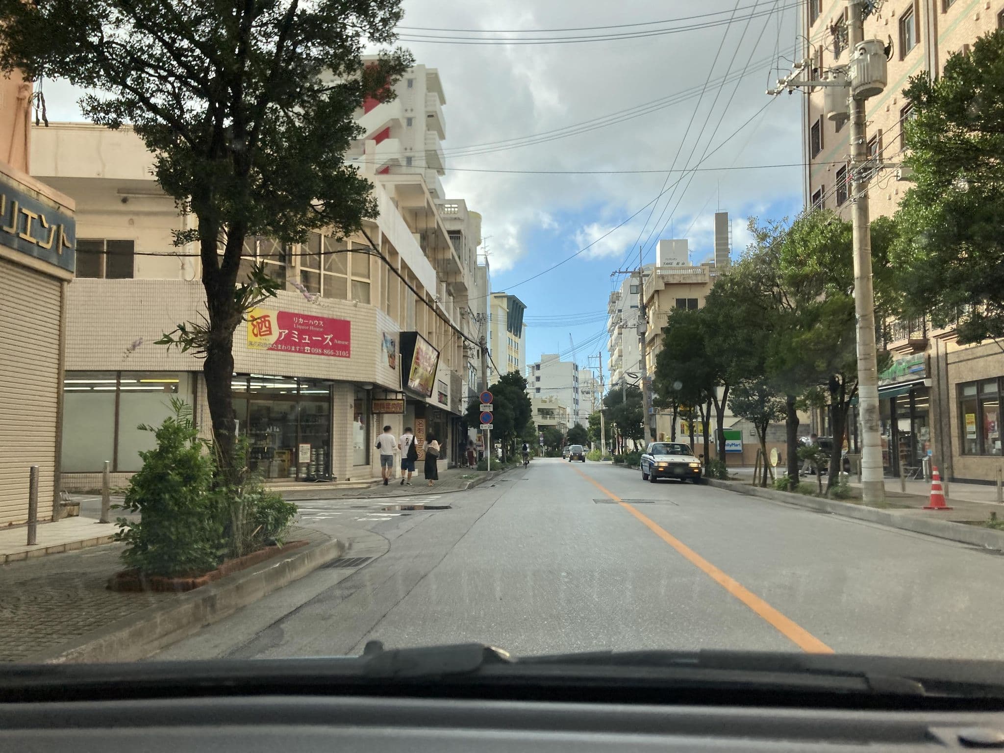 Street view near ソルヴィータホテル那覇 Solvita Hotel NAHA, Naha — © pika_sky (CC BY-SA · Mapillary)