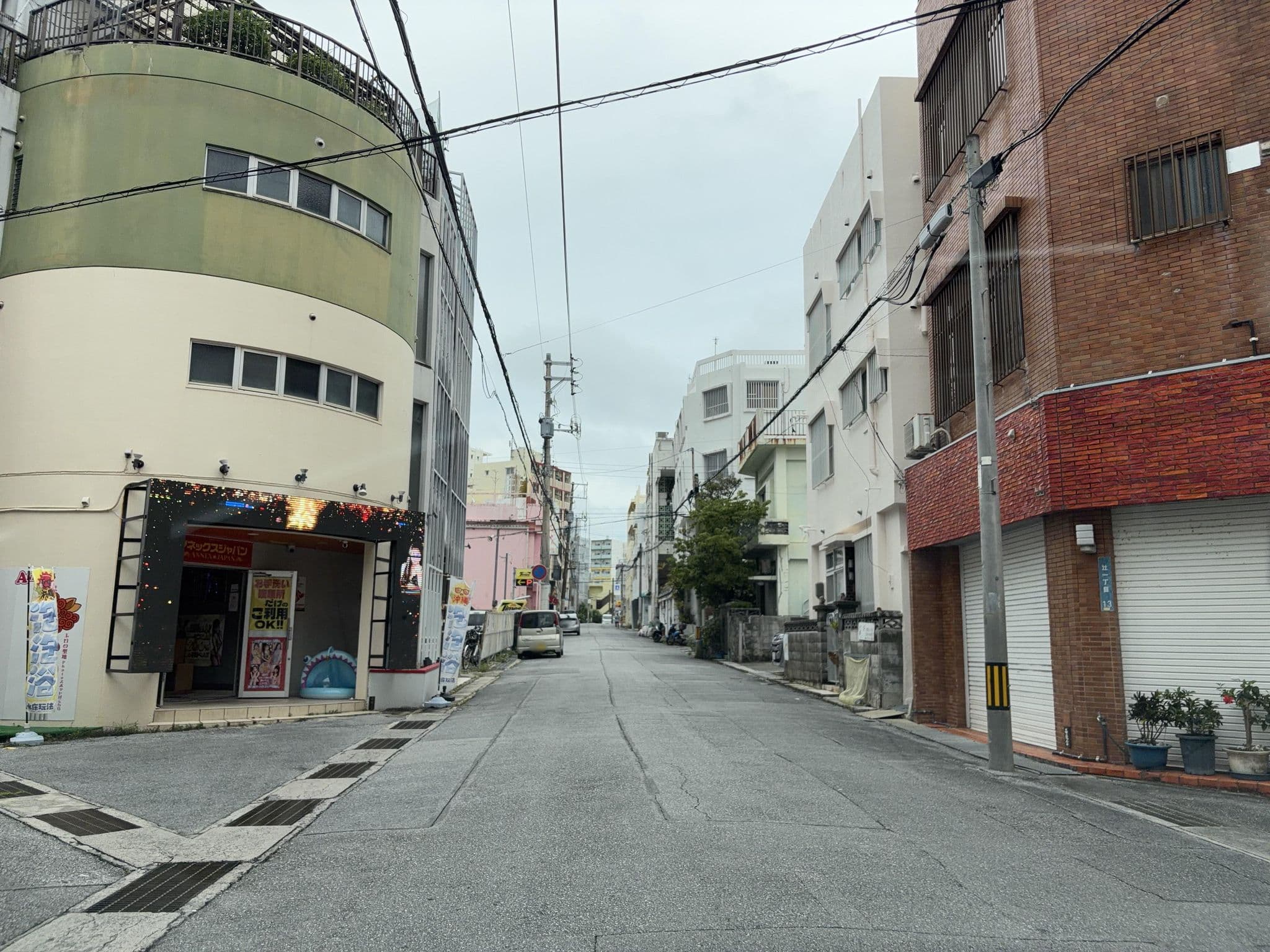 Street view near 旅の宿 らくちん, Naha — © Kamikou (CC BY-SA · Mapillary)