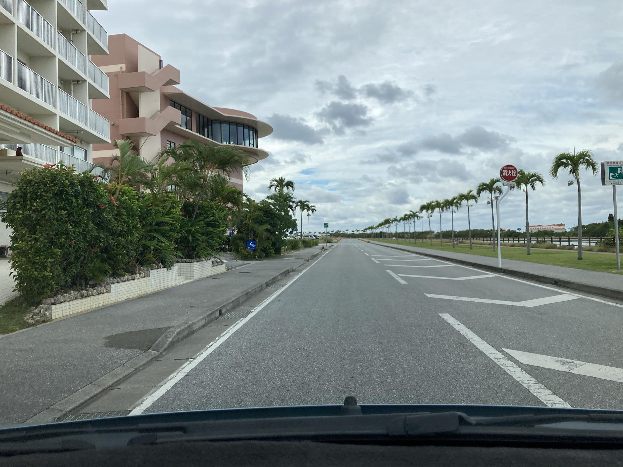 Street view near ホテルグランビューガーデン沖縄, Tomigusuku — © pika_sky (CC BY-SA · Mapillary)