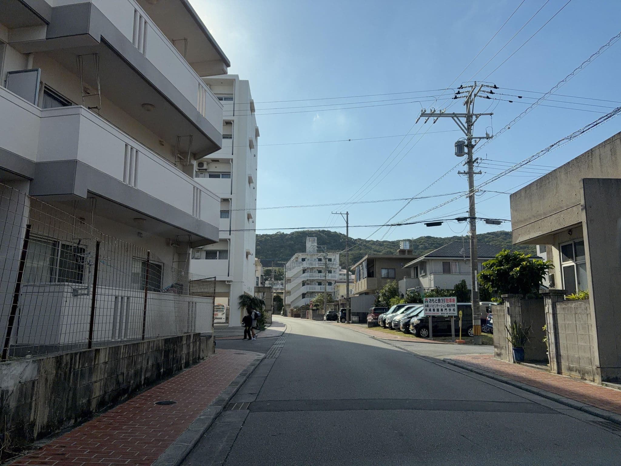 Street view near かりゆしコンドミニアムリゾート与那原 サンライズ・オーシャン, Yonabaru — © Kamikou (CC BY-SA · Mapillary)