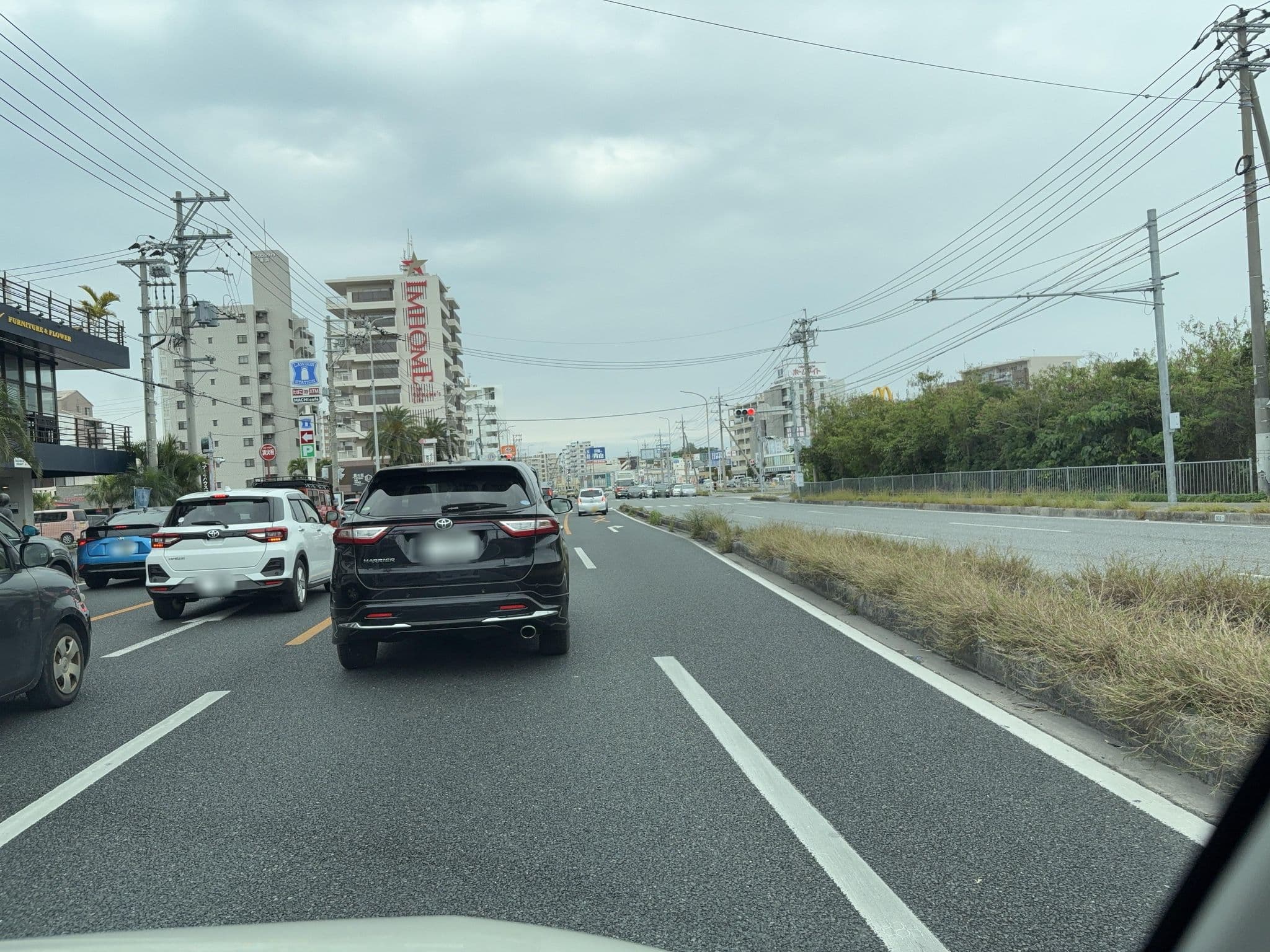 Street view near ラパン ミハマレジデンスホテル, Chatan — © okkin (CC BY-SA · Mapillary)