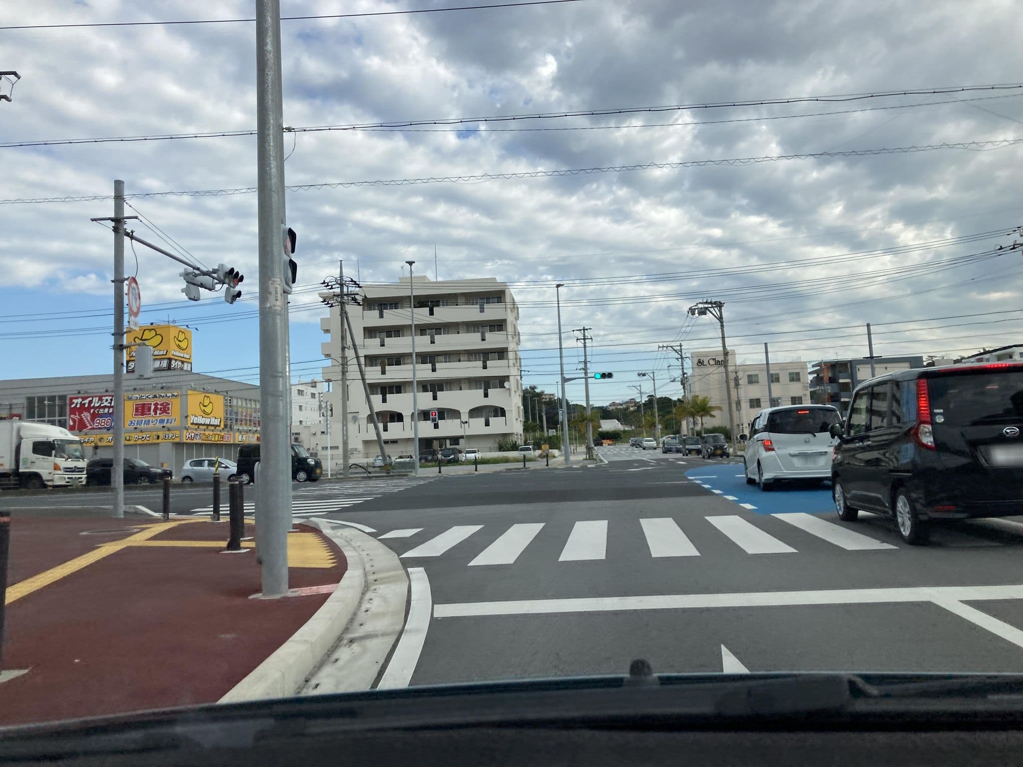 Street view near サンセットリゾート美浜, Chatan — © pika_sky (CC BY-SA · Mapillary)