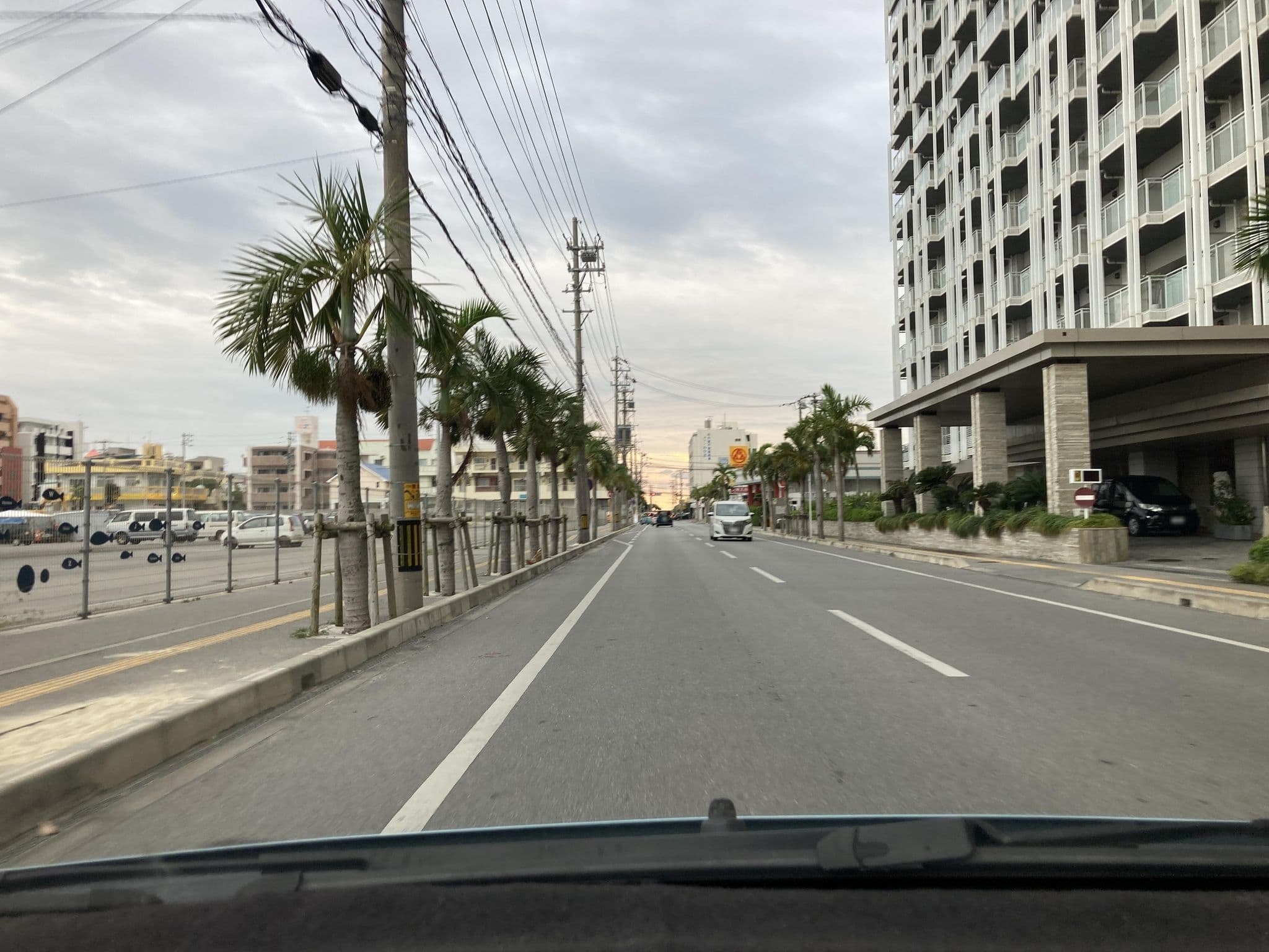 Street view near アルトゥーレ美浜, Chatan — © pika_sky (CC BY-SA · Mapillary)