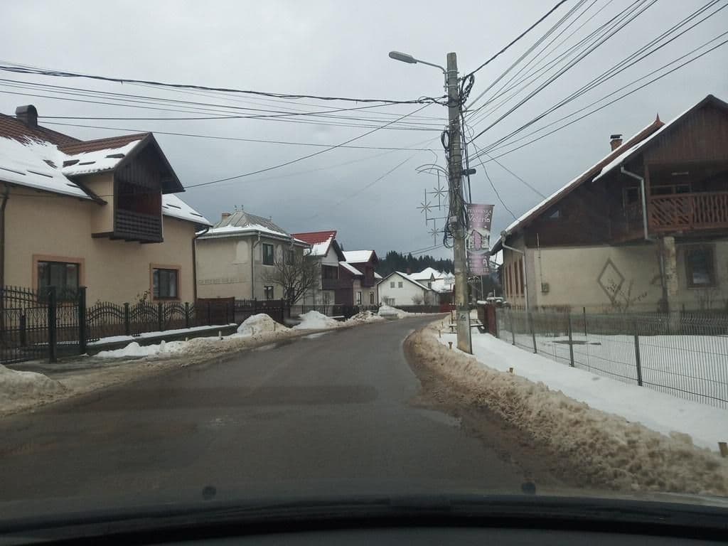 Street view near Cabana Rodica, Gura Humorului — © tavi (CC BY-SA · Mapillary)