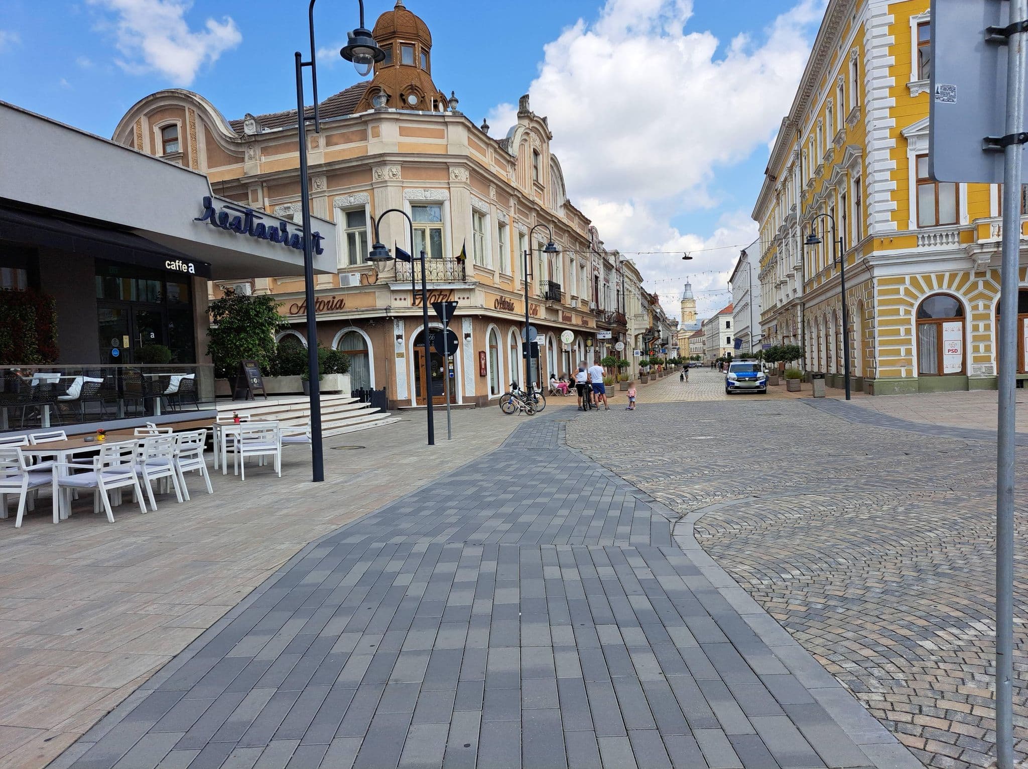 Street view near Hotel Aurora, Satu Mare — © gbabmap (CC BY-SA · Mapillary)