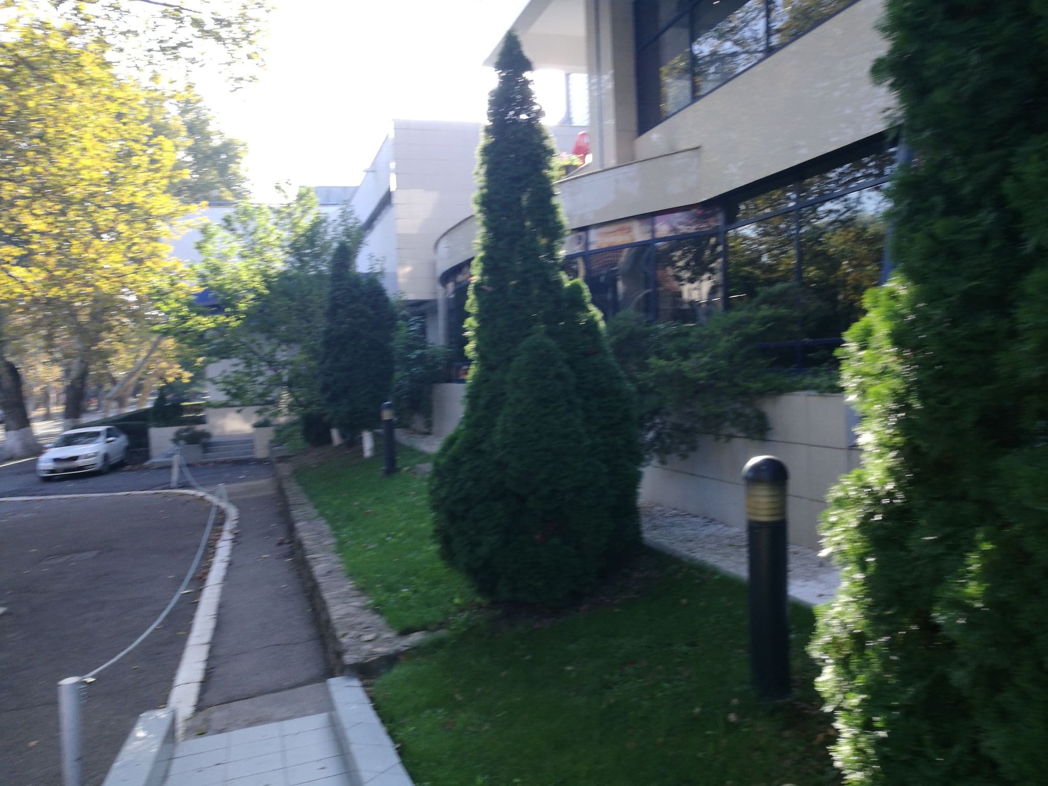 Street view near Continental Forum, Oradea — © rsandu (CC BY-SA · Mapillary)