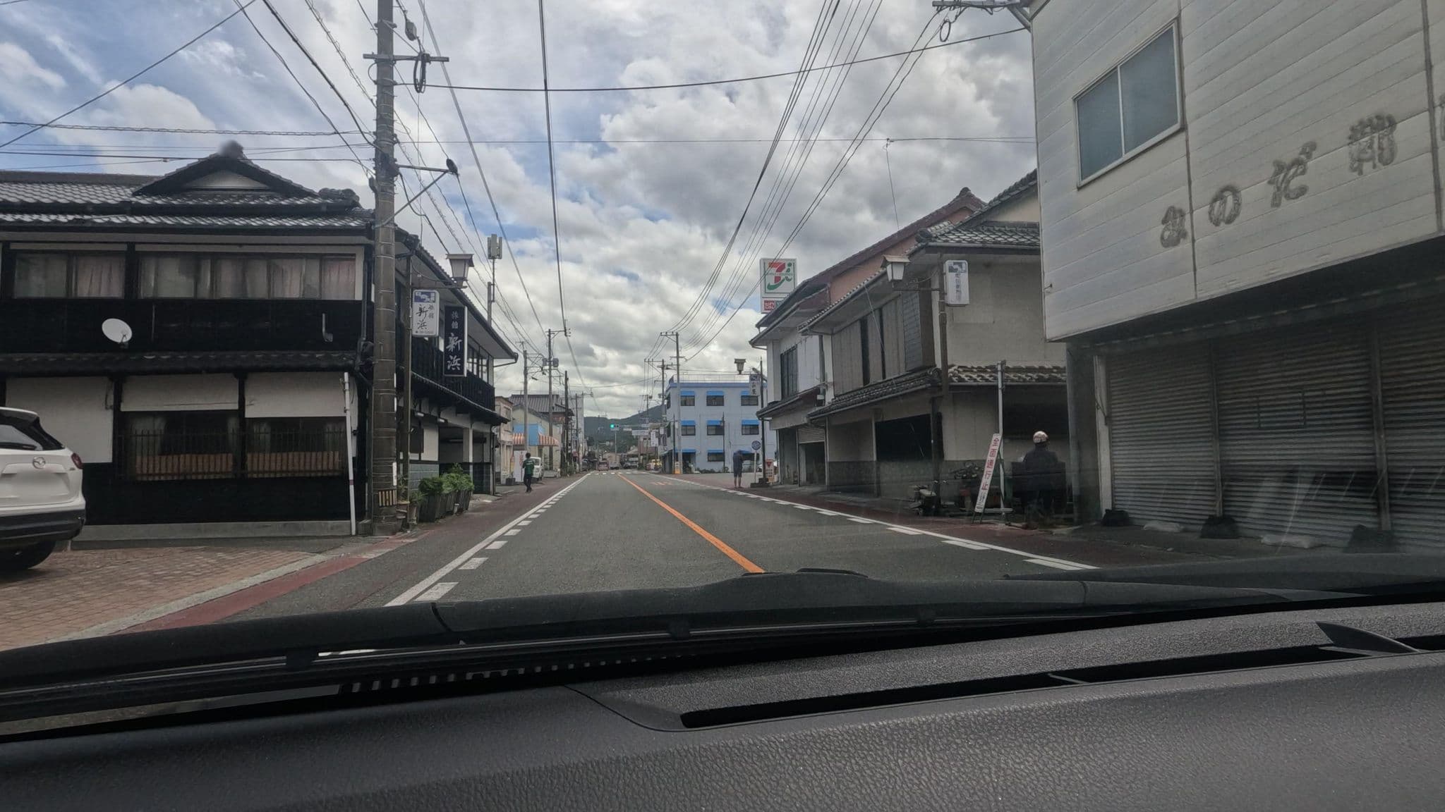 Street view near 新浜旅館, Honmachi — © alt9800 (CC BY-SA · Mapillary)