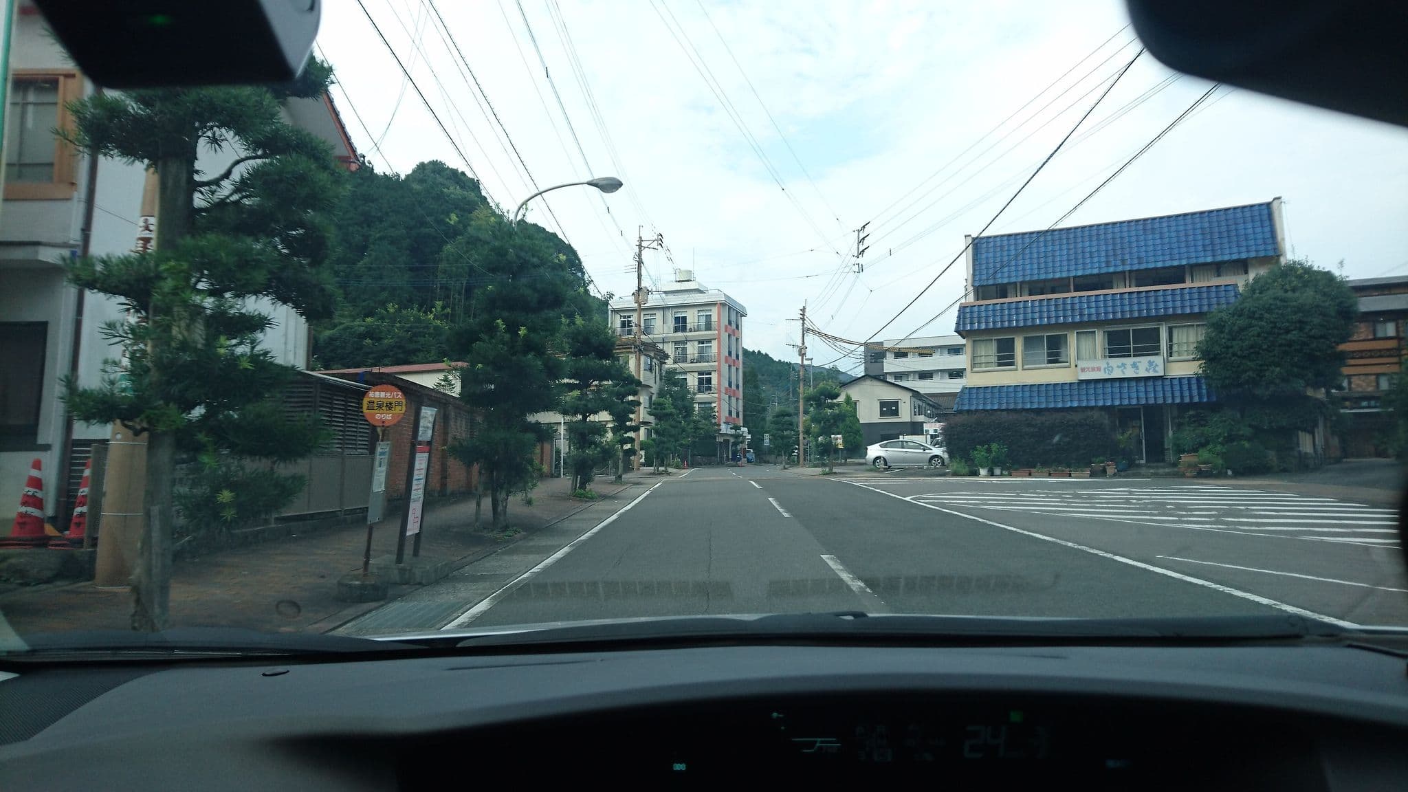 Street view near 武雄温泉旅館 花月, Takeo — © tsuruhama (CC BY-SA · Mapillary)