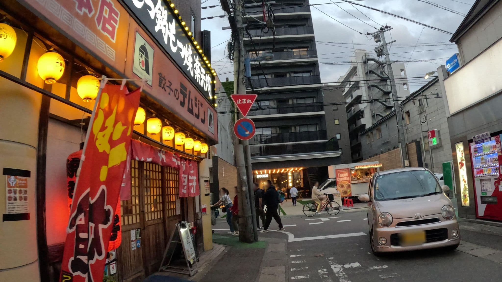 Street view near ランプライトブックスホテル福岡, Fukuoka — © alt9800 (CC BY-SA · Mapillary)