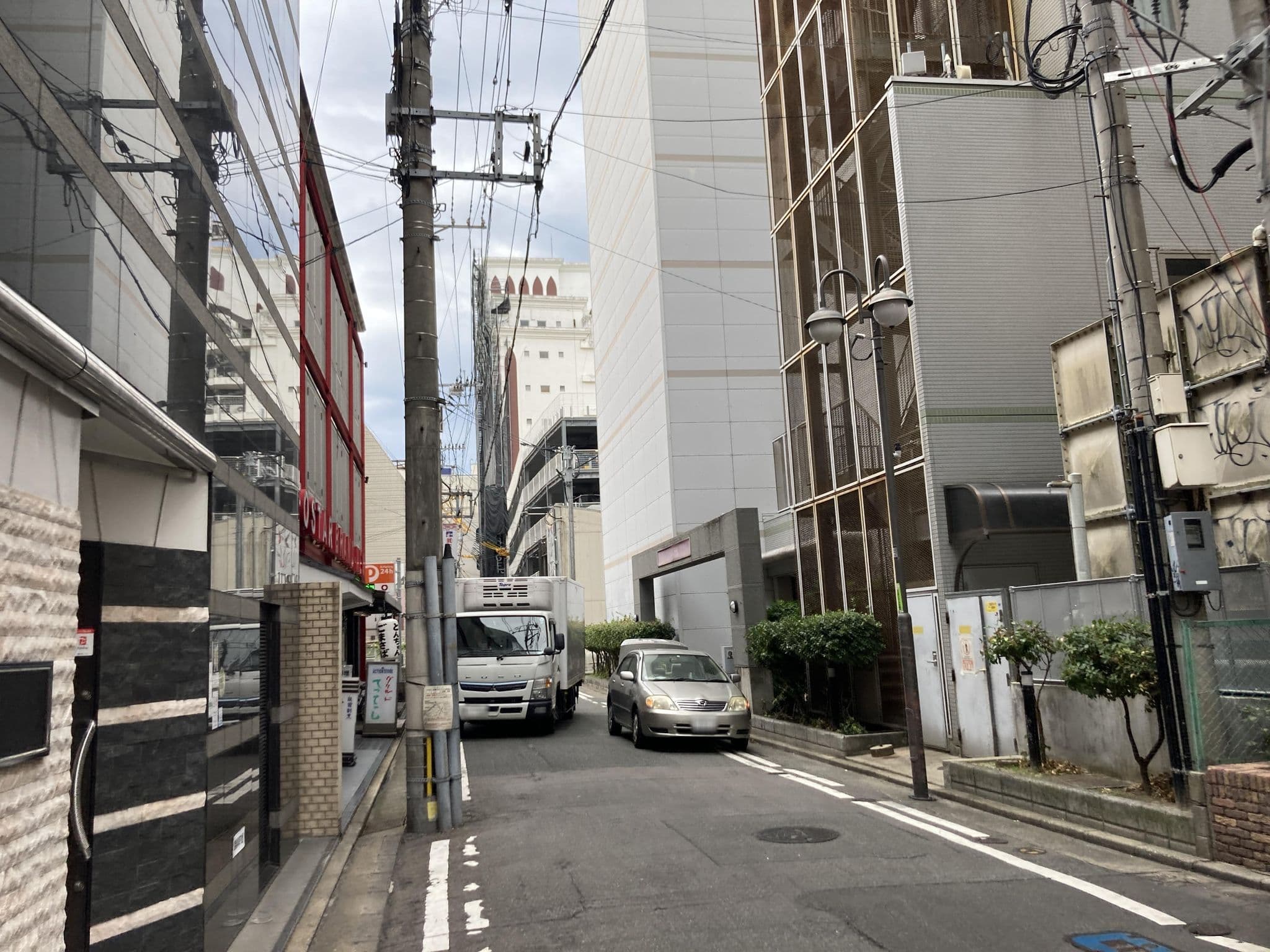 Street view near 博多中洲ワシントンホテルプラザ, Fukuoka — © alt9800 (CC BY-SA · Mapillary)