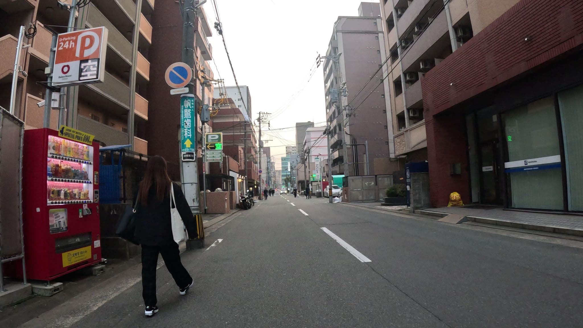 Street view near Tomomi's house (airbnb), Fukuoka — © alt9800 (CC BY-SA · Mapillary)