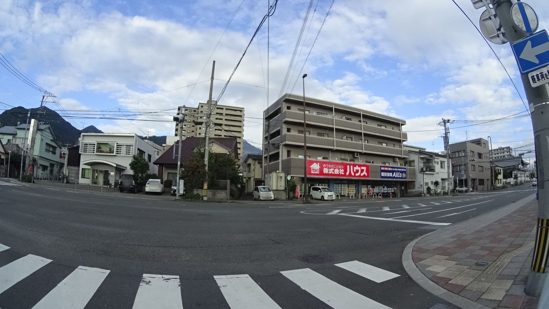 Street view near 旅館とみた, Beppu — © yasunari (CC BY-SA · Mapillary)