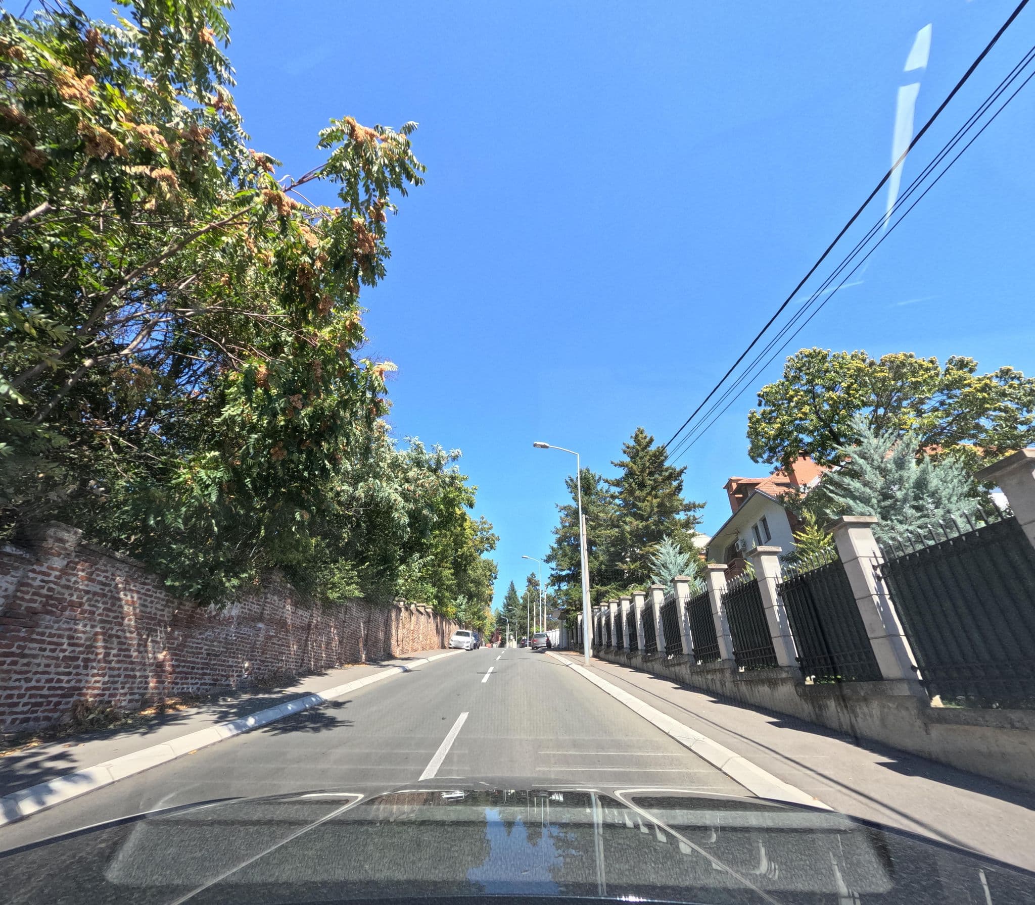 Street view near Guesthouse Dedinje, Filmski Grad — © Cakalovski (CC BY-SA · Mapillary)