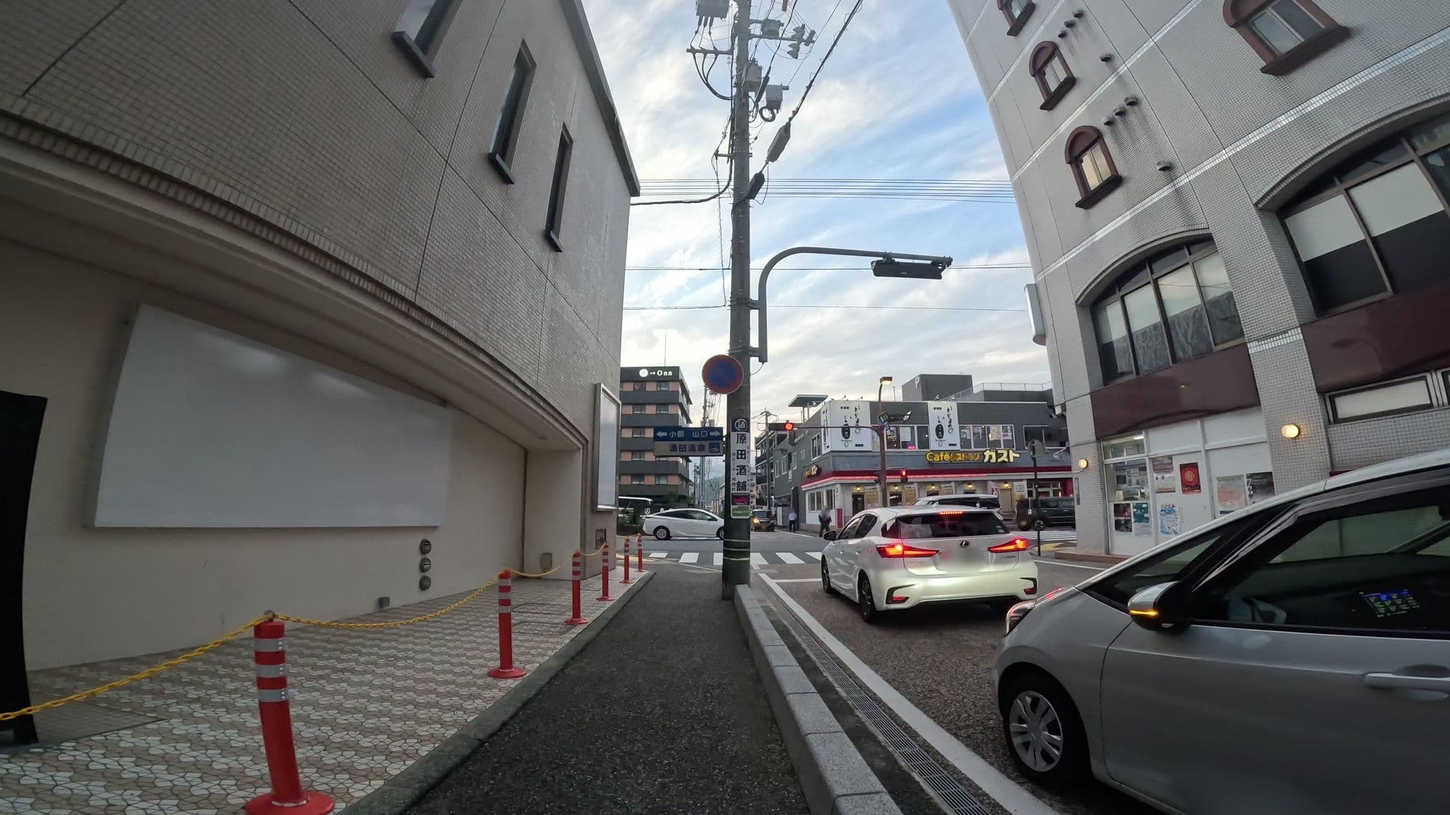 Street view near 湯田温泉 ホテルニュータナカ, Yamaguchi — © alt9800 (CC BY-SA · Mapillary)