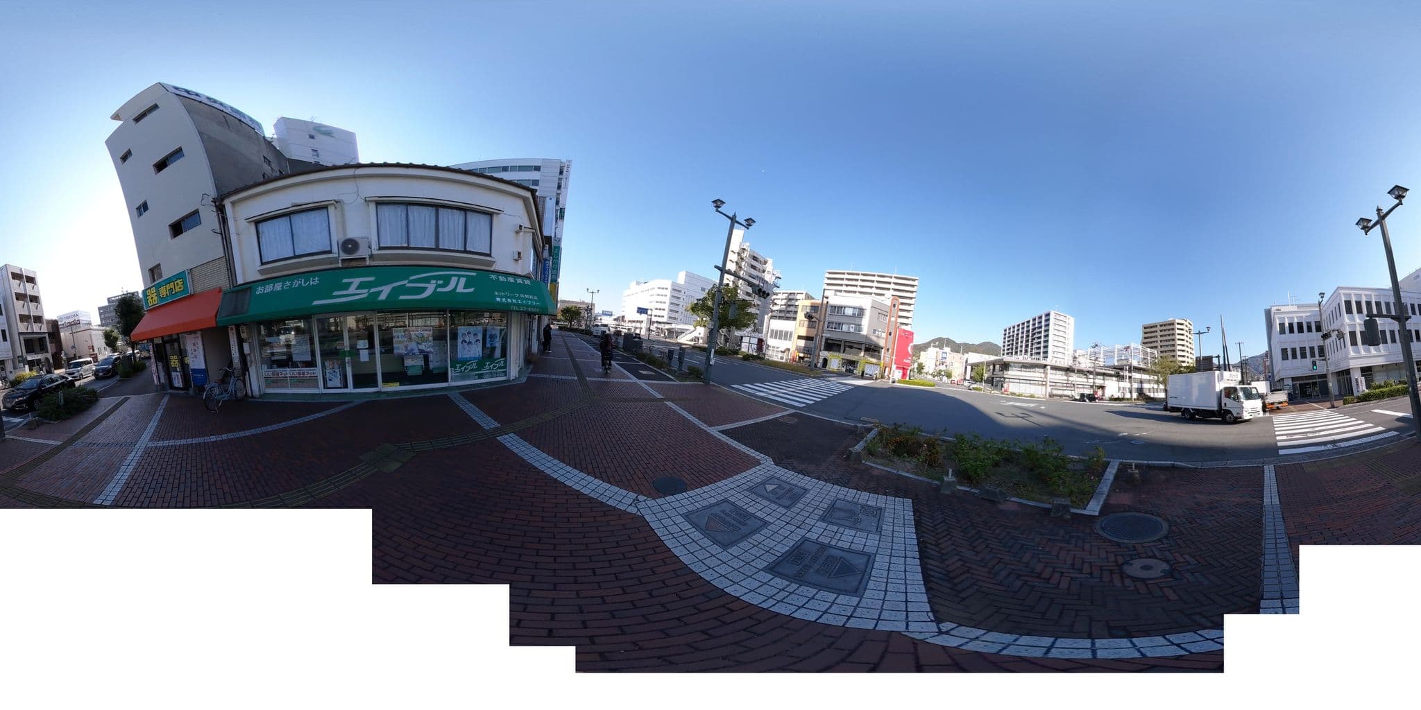 Street view near 呉ステーションホテル, Kure — © okadatsuneo (CC BY-SA · Mapillary)