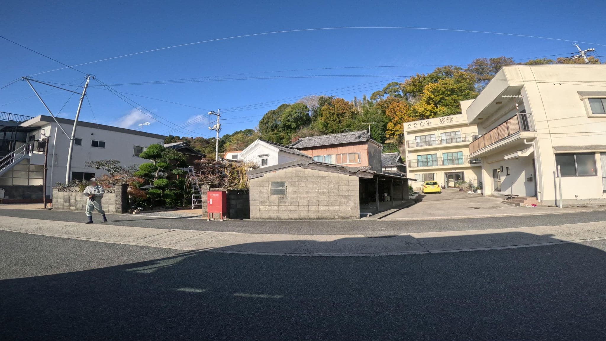 Street view near 鹿島旅館, Kure — © okadatsuneo (CC BY-SA · Mapillary)