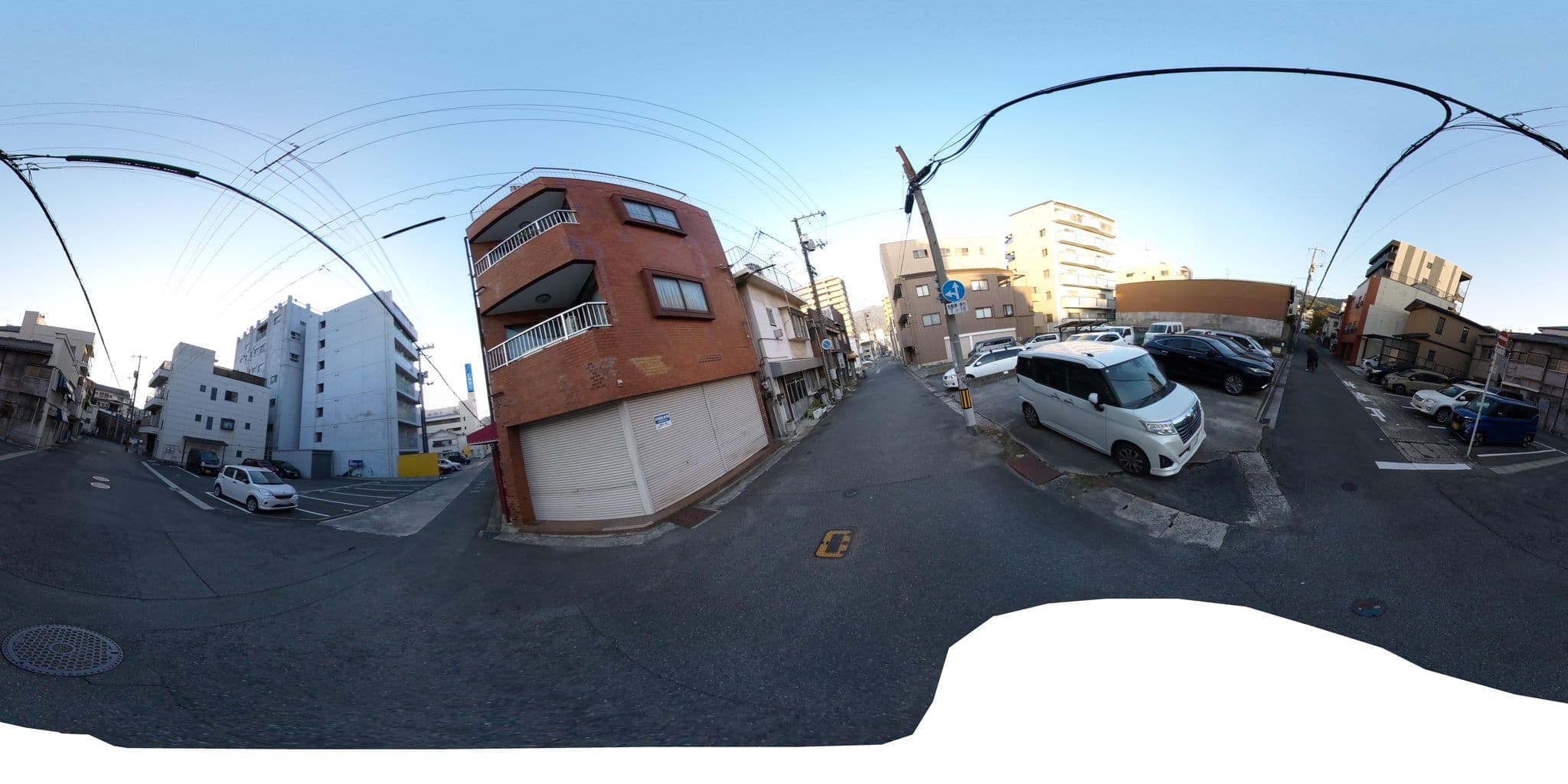 Street view near 吉岡屋, Kure — © okadatsuneo (CC BY-SA · Mapillary)