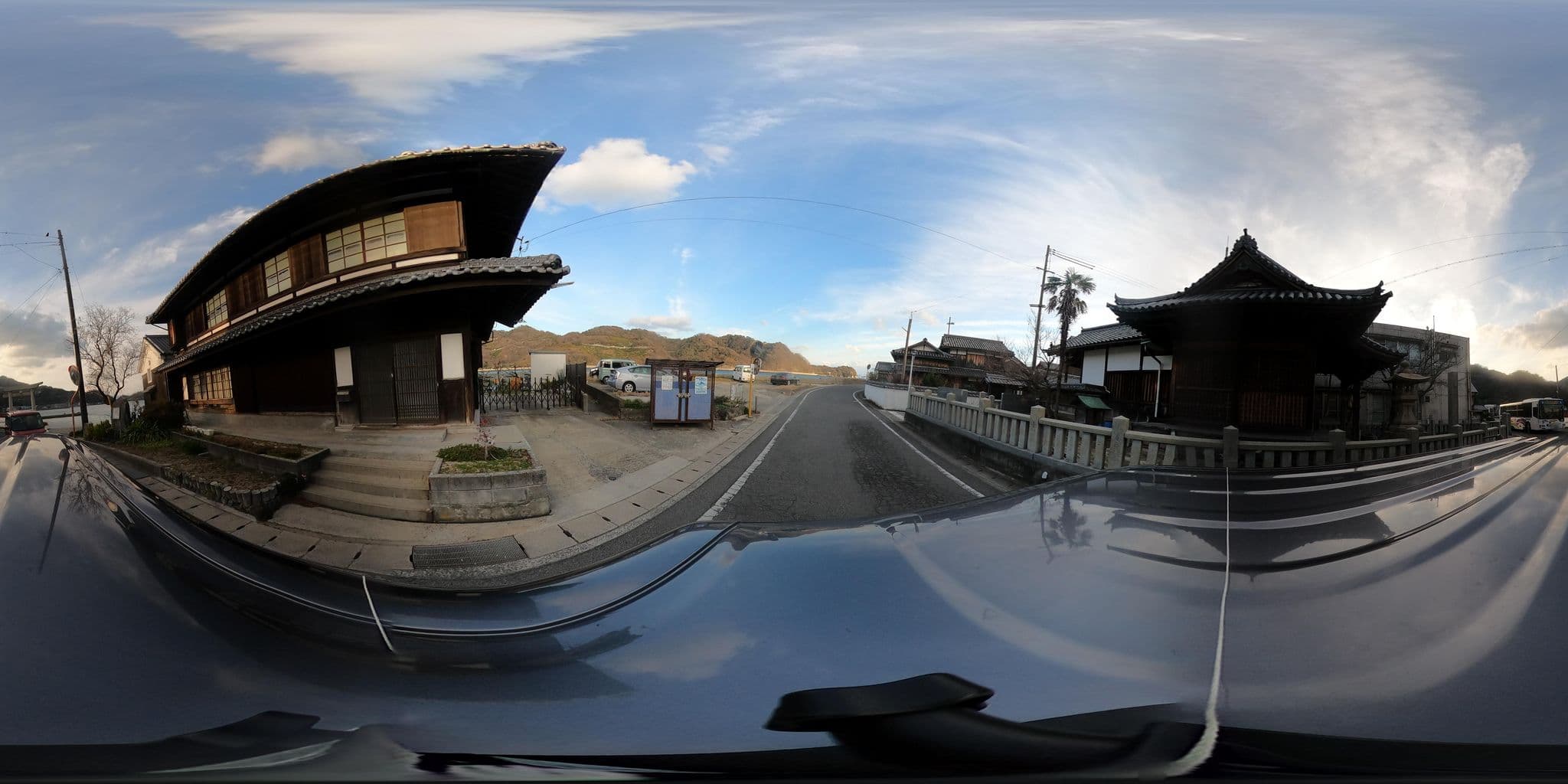 Street view near Guest House醫（柑橘Bar醫）, Sakaridani — © castletrain (CC BY-SA · Mapillary)