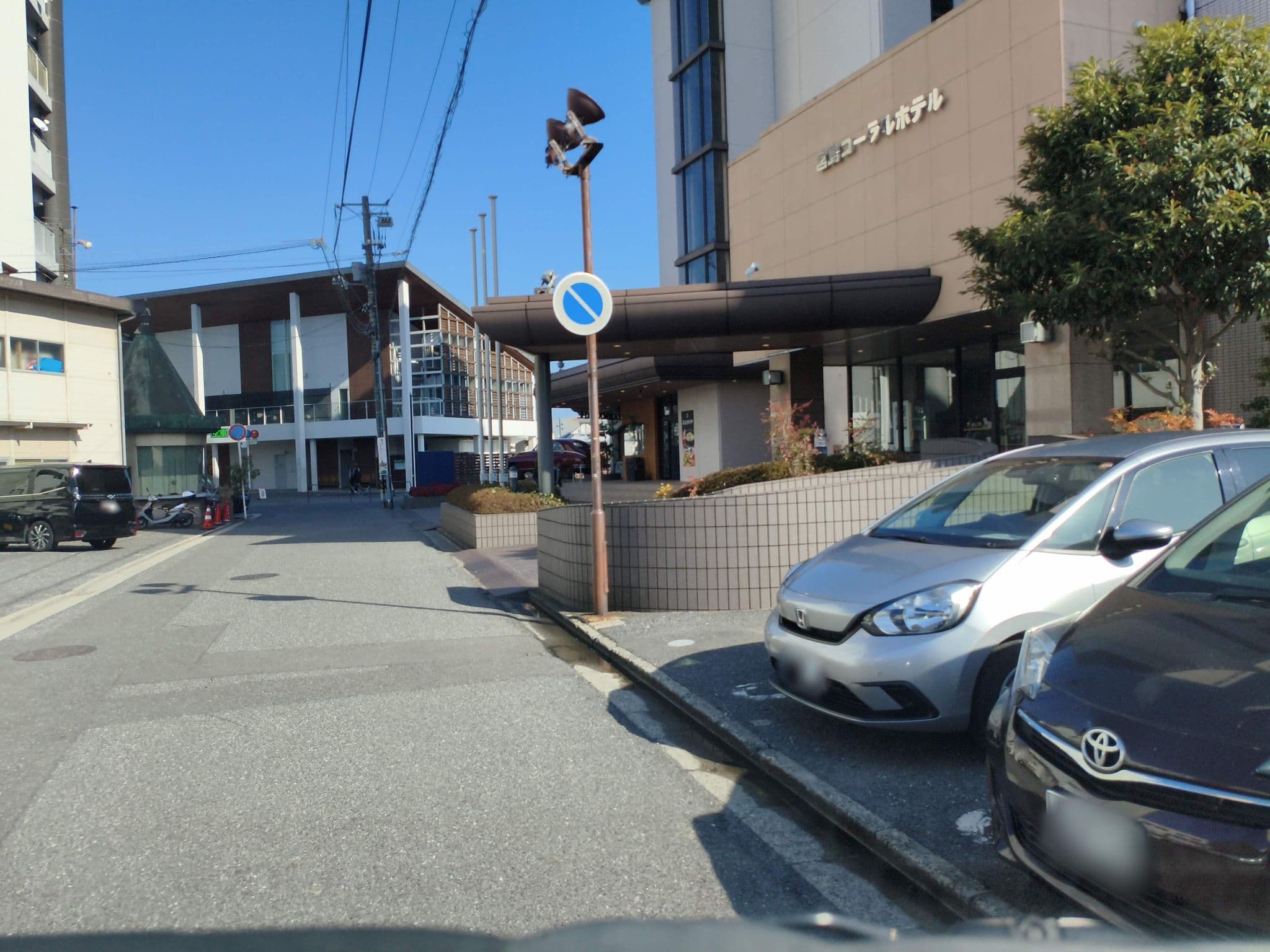 Street view near 宮島コーラルホテル(Miyajima Coral Hotel), Miyajima — © parond (CC BY-SA · Mapillary)