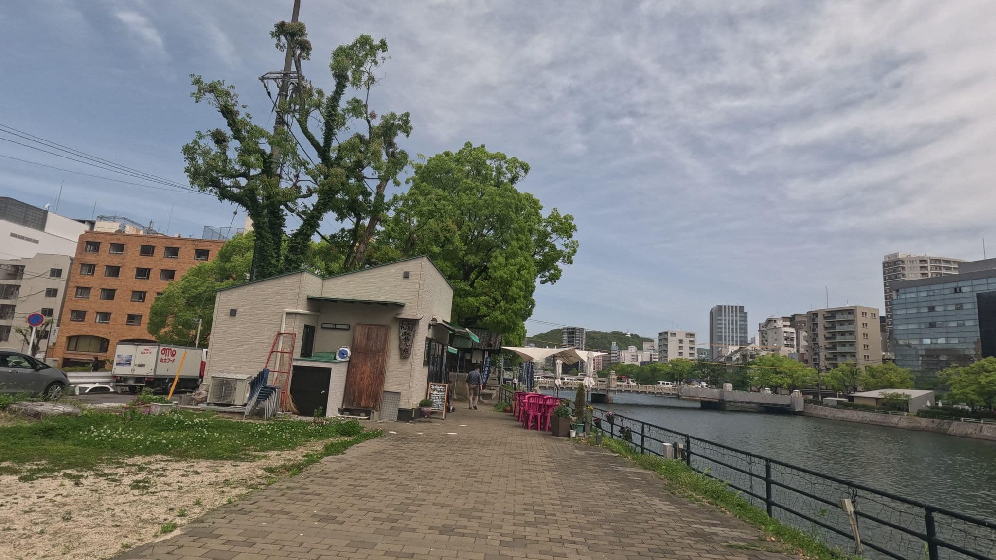 Street view near レガロホテル, Hiroshima — © alt9800 (CC BY-SA · Mapillary)