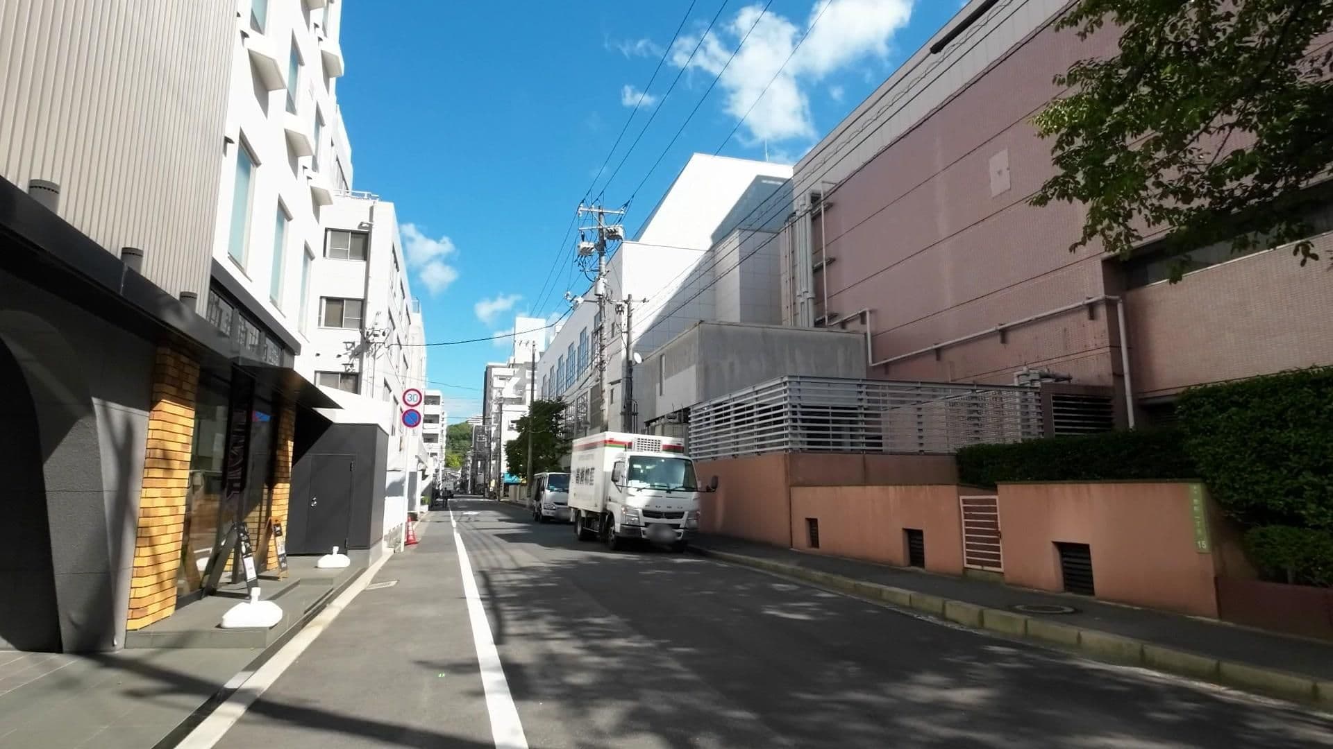 Street view near ホテルニューたちばな, Hiroshima — © drivephotograph (CC BY-SA · Mapillary)
