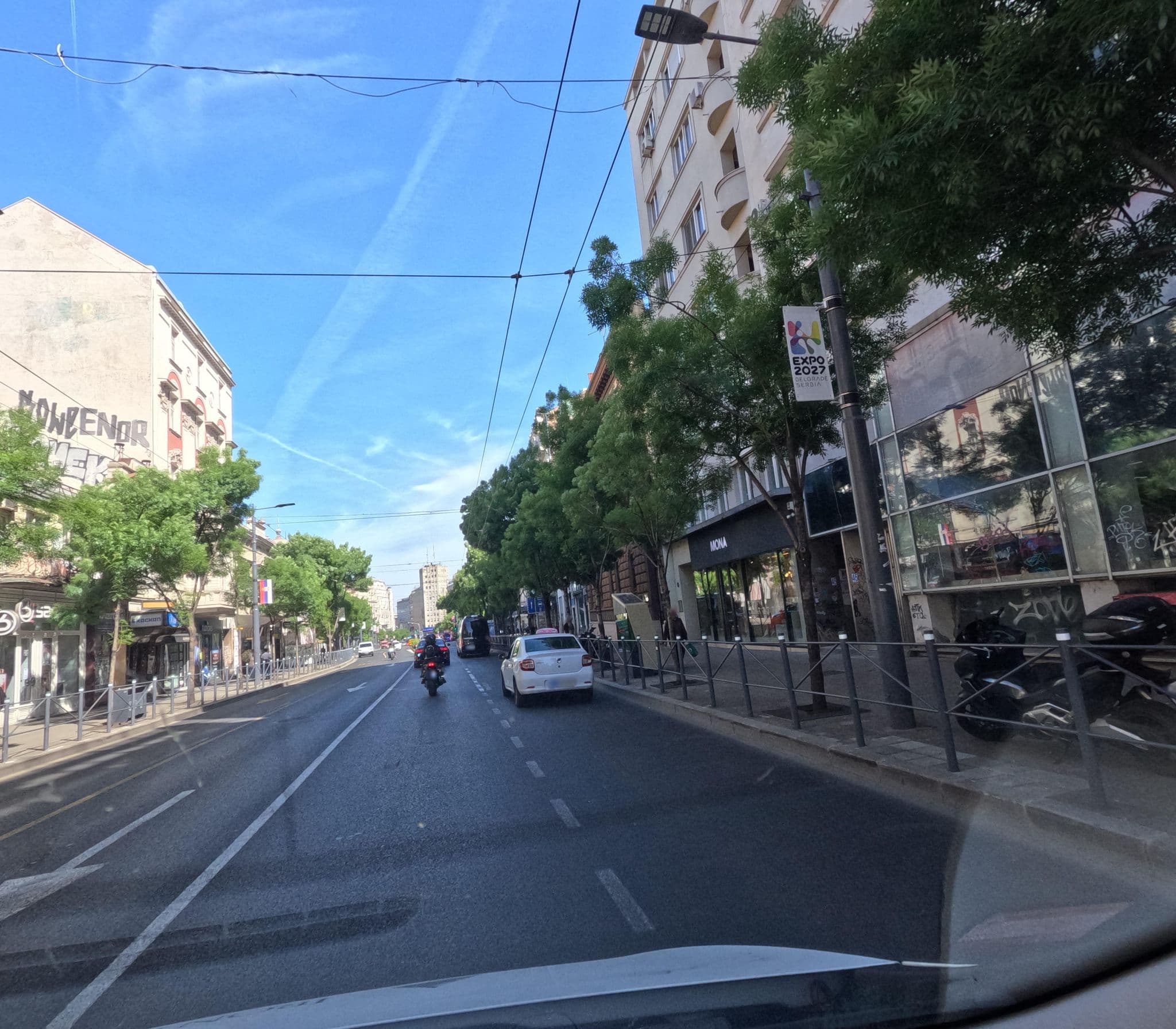 Street view near Kezman City Apartments, Belgrade