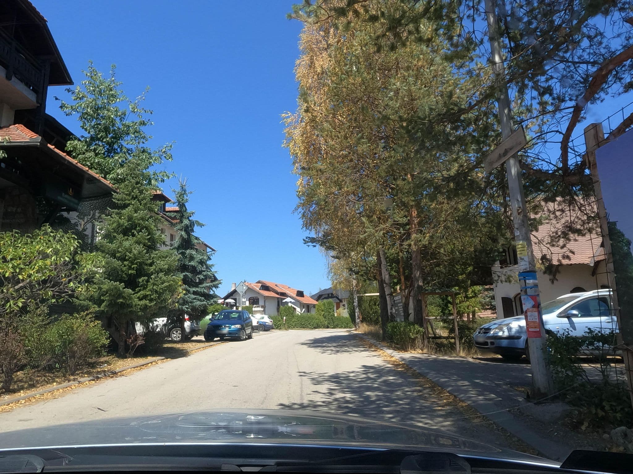 Street view near Konačište Zlatni Dvor, Zlatibor — © borovac (CC BY-SA · Mapillary)