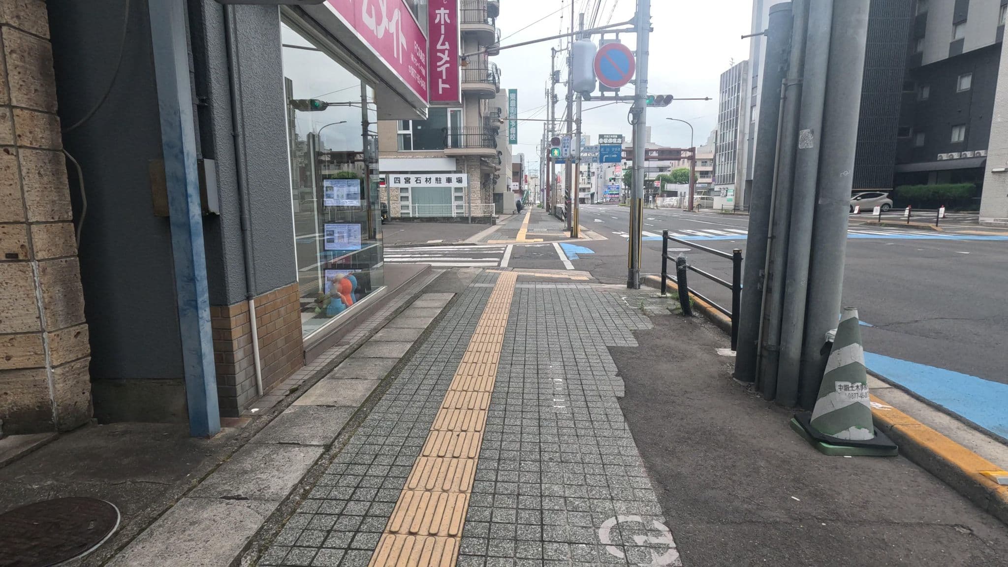 Street view near アパホテル 丸亀駅前大通, Marugame — © alt9800 (CC BY-SA · Mapillary)