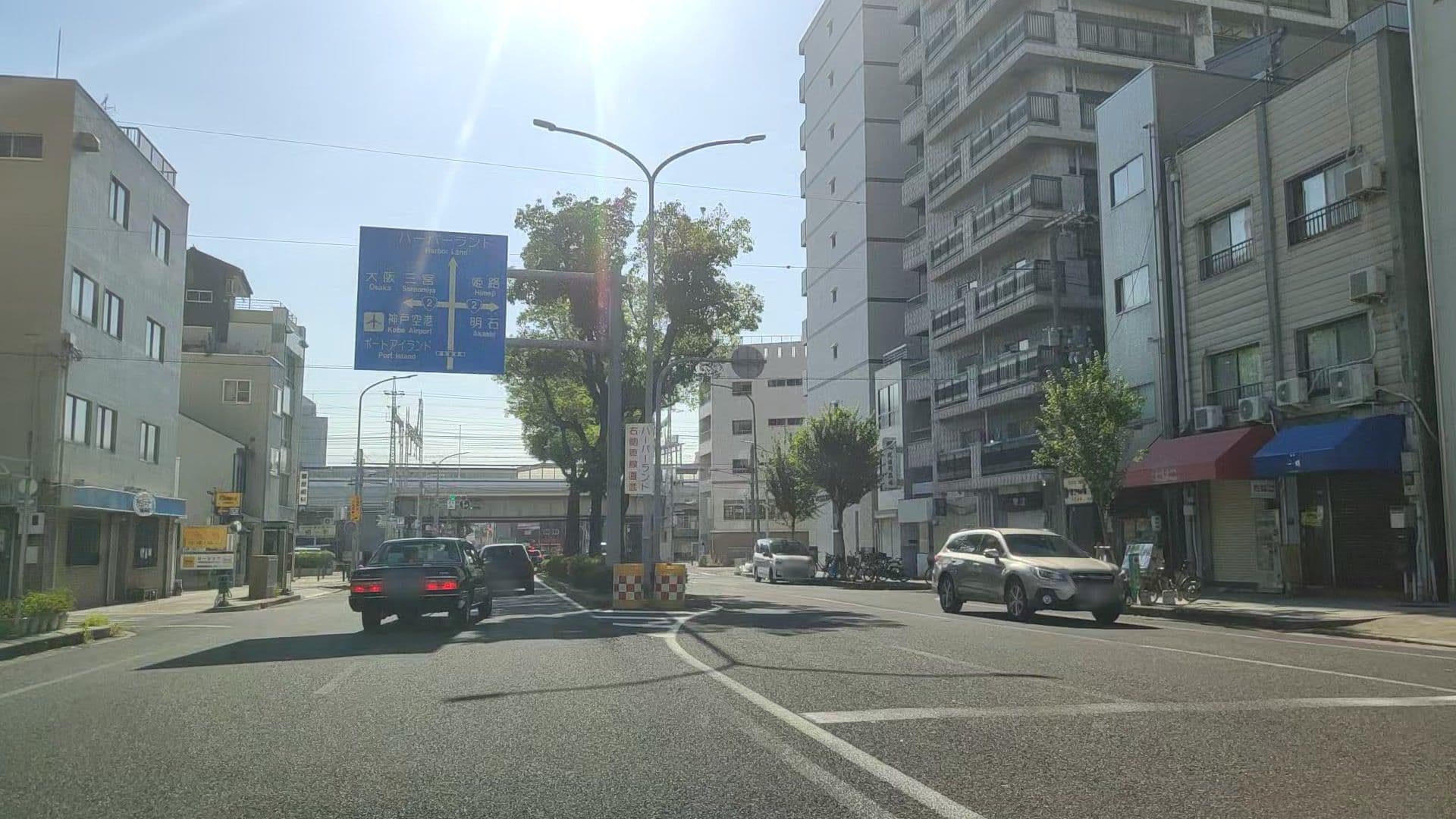 Street view near 東横INNJR神戸駅北口 (Toyoko Inn JR Kobe-eki Kita-guchi), Kobe — © drivephotograph (CC BY-SA · Mapillary)
